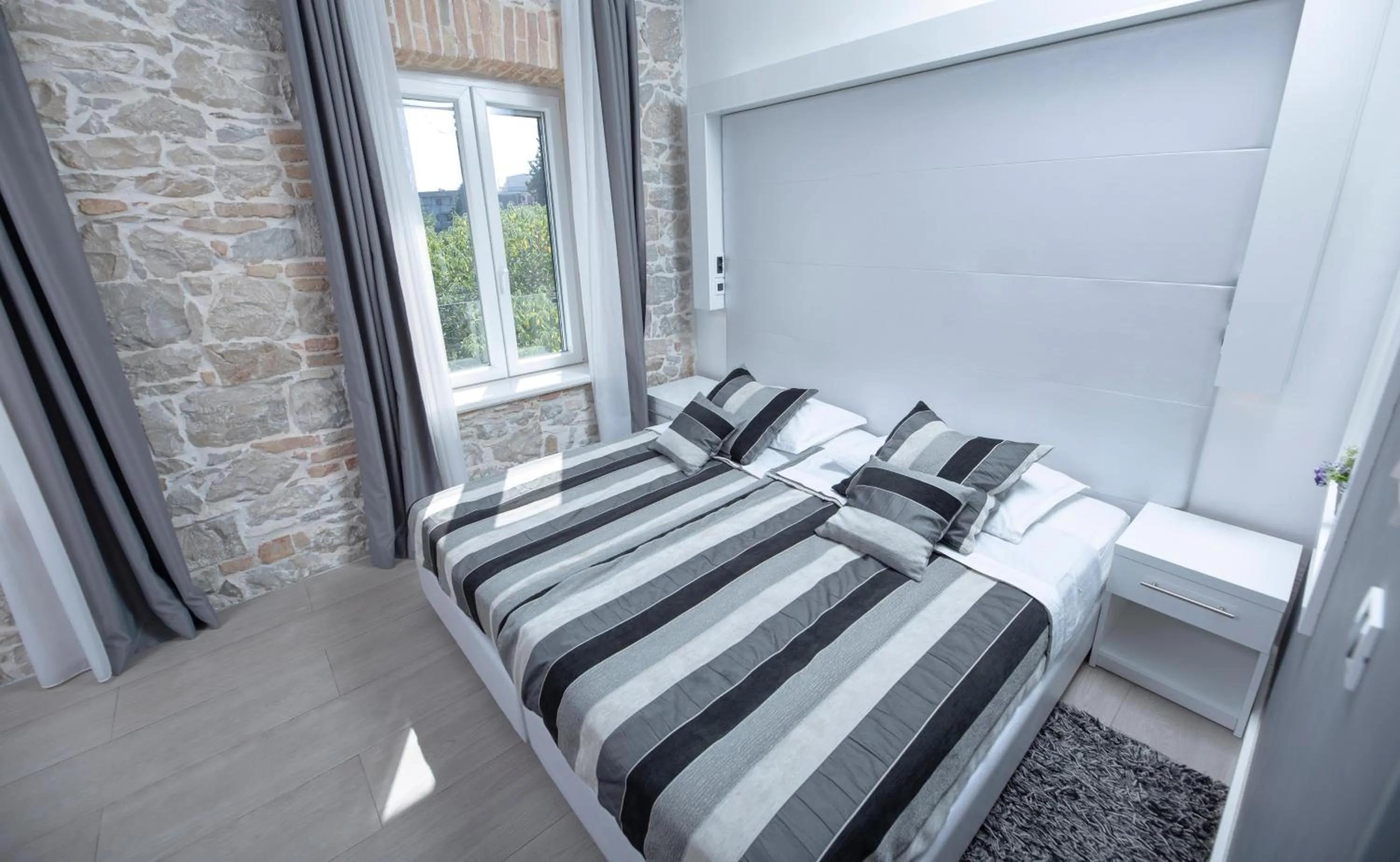 Bed in A Heritage Split