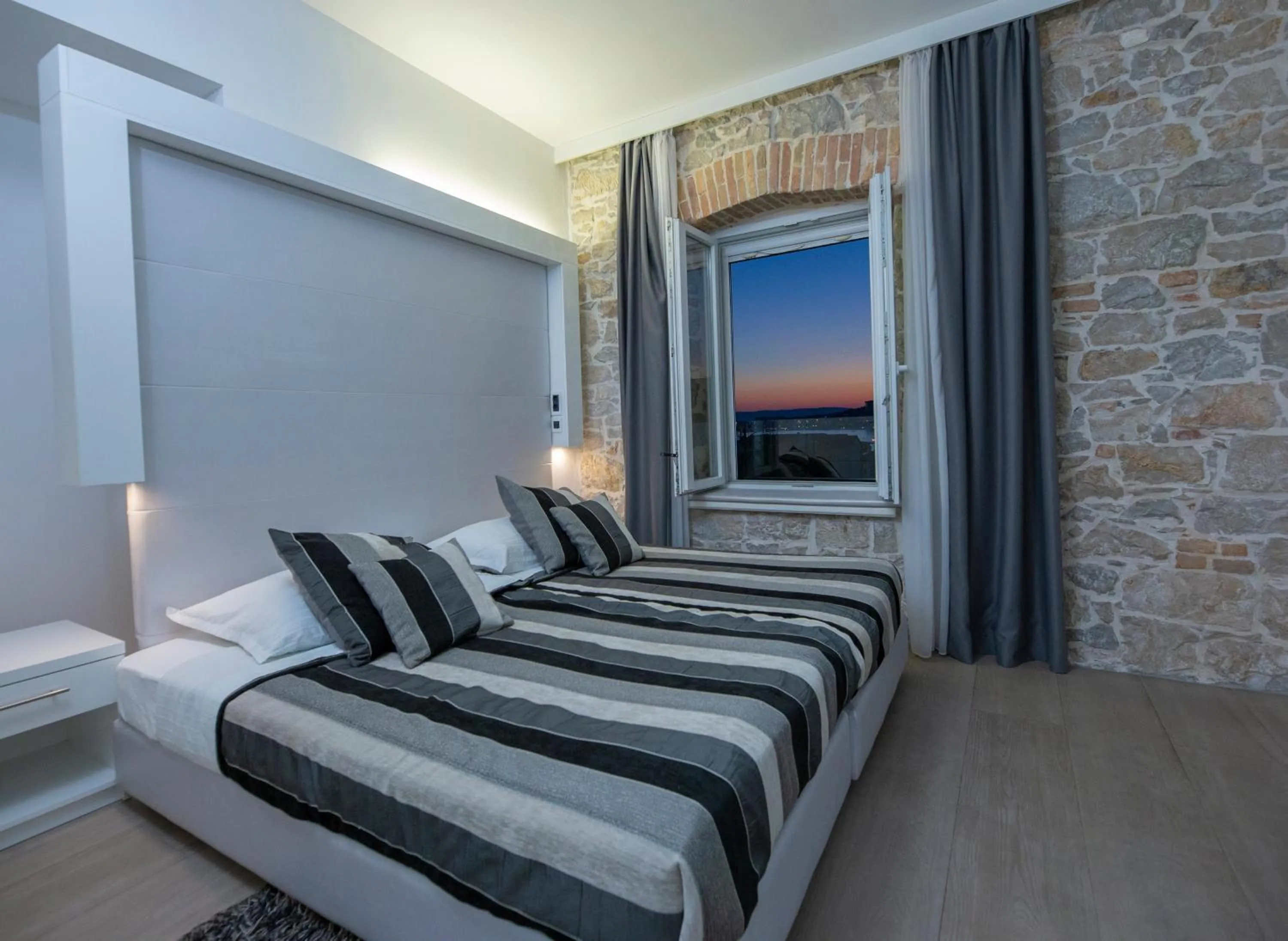 Bed in A Heritage Split