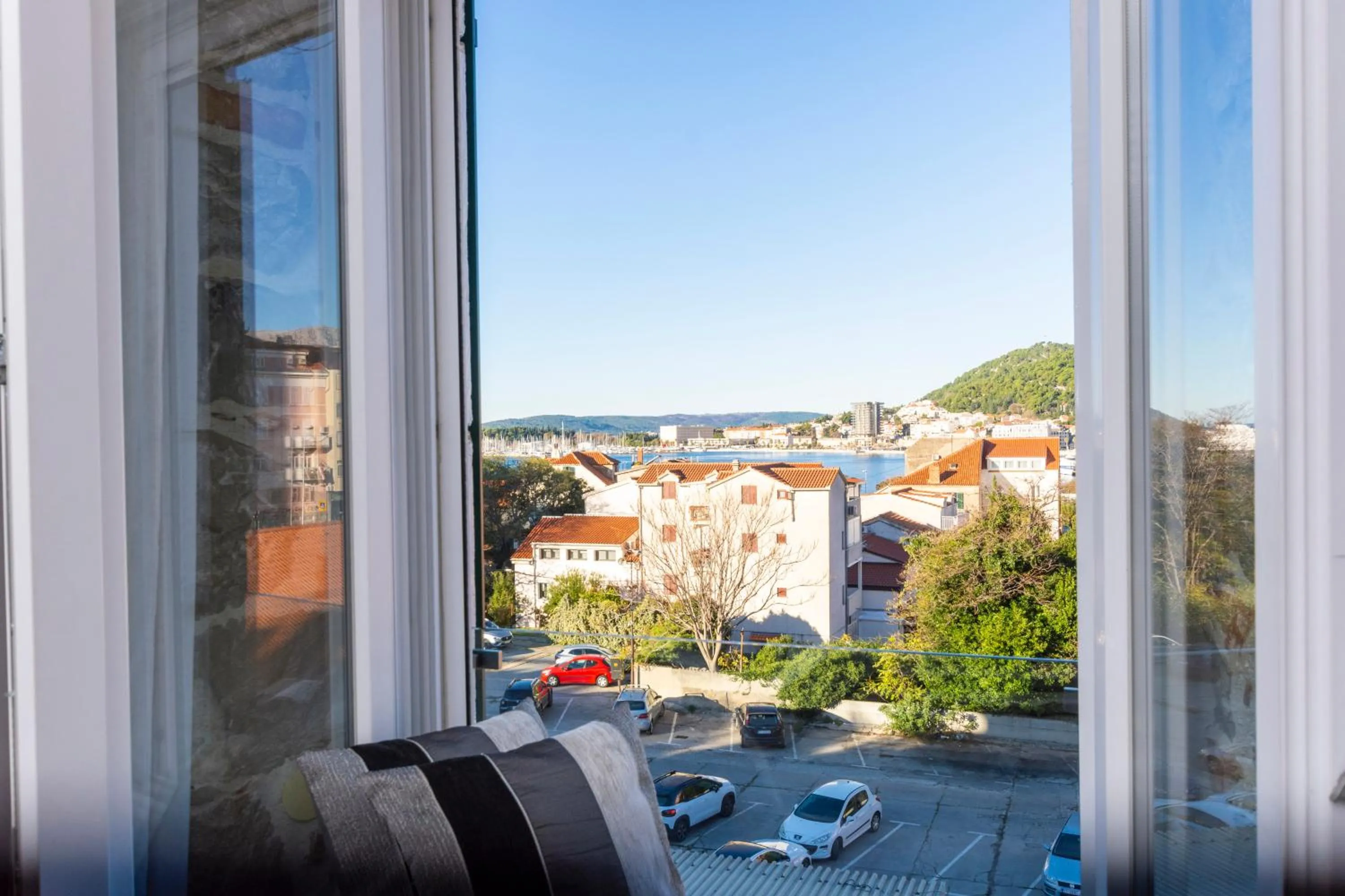 Neighbourhood in A Heritage Split