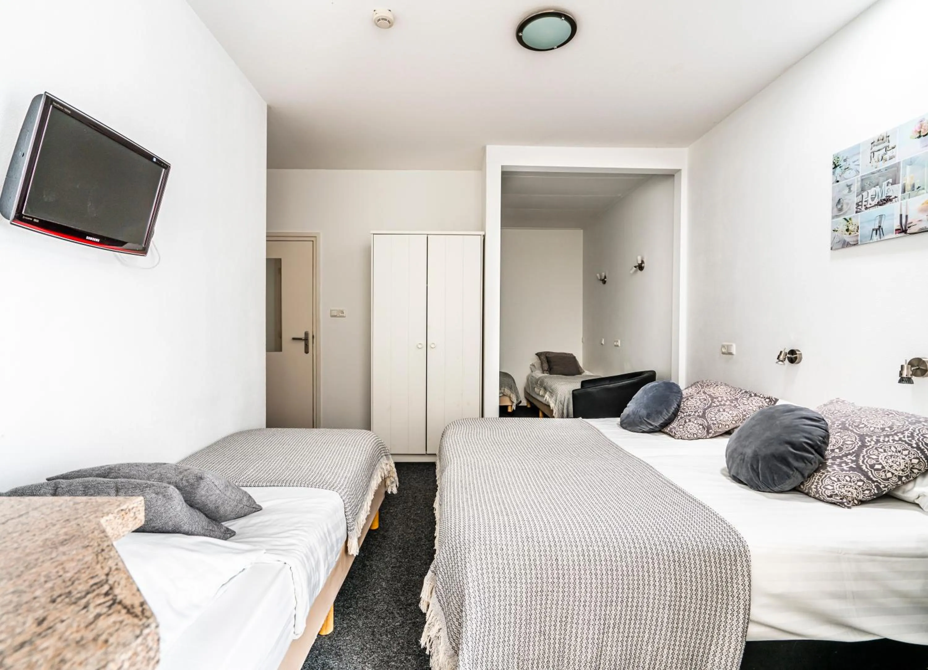 Large Studio First Floor (5 Adults) in Duinhotel Haga