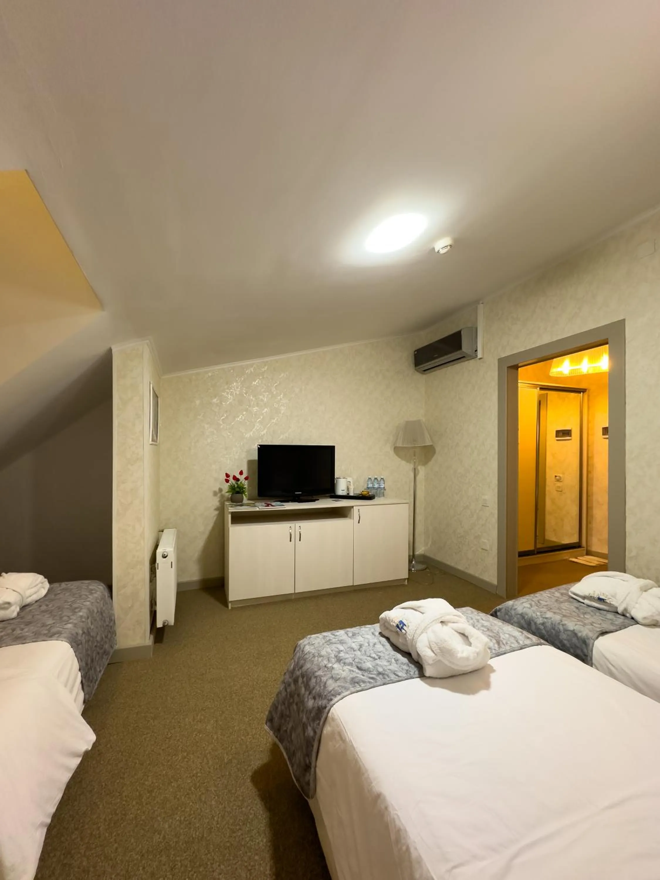 Bed in Gabala Yeddi Gozel Hotel