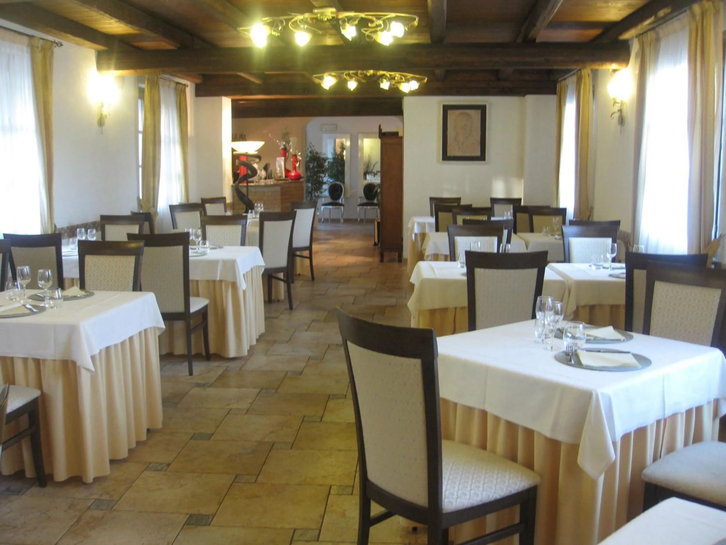 Restaurant/places to eat in Albergo Giardino