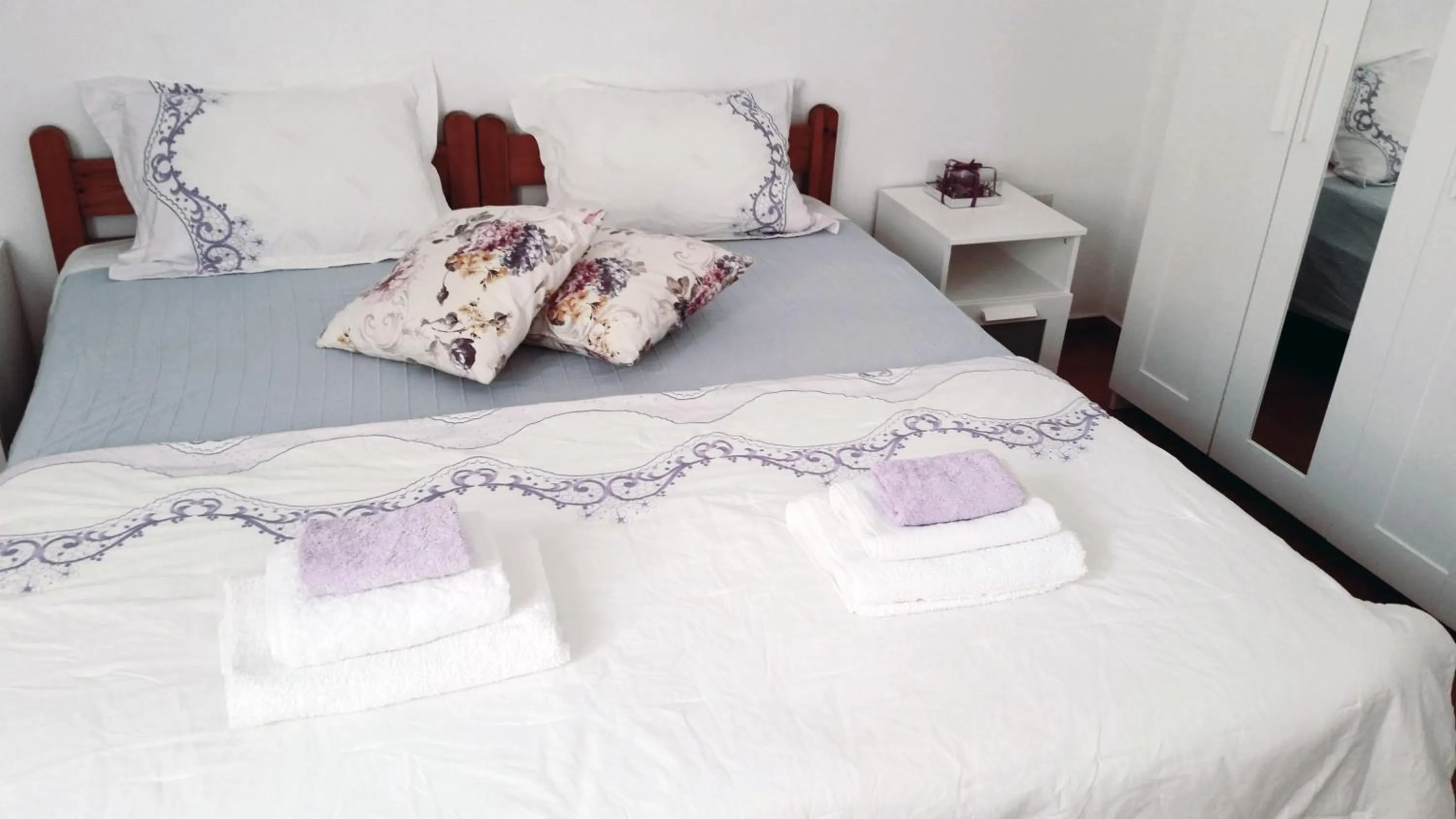 Photo of the whole room in Medieval Rose Guest House