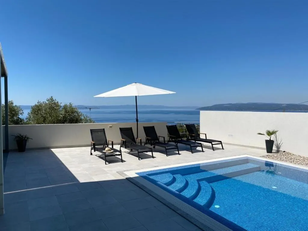 Villa Noura in Makarska, private pool,gym
