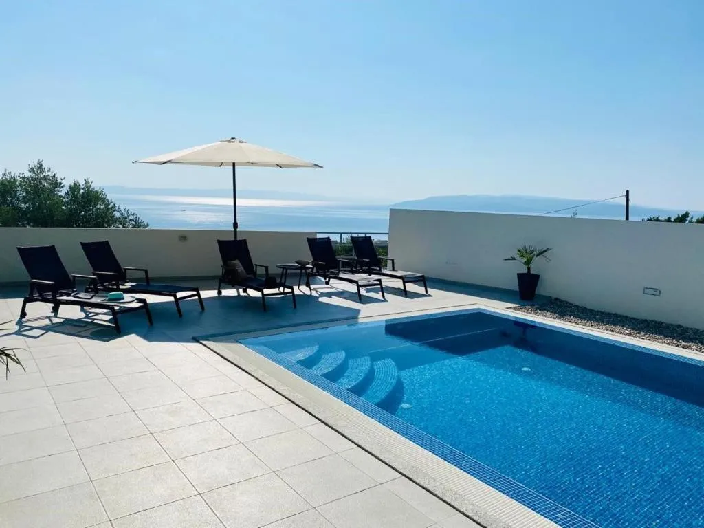 Villa Noura in Makarska, private pool,gym