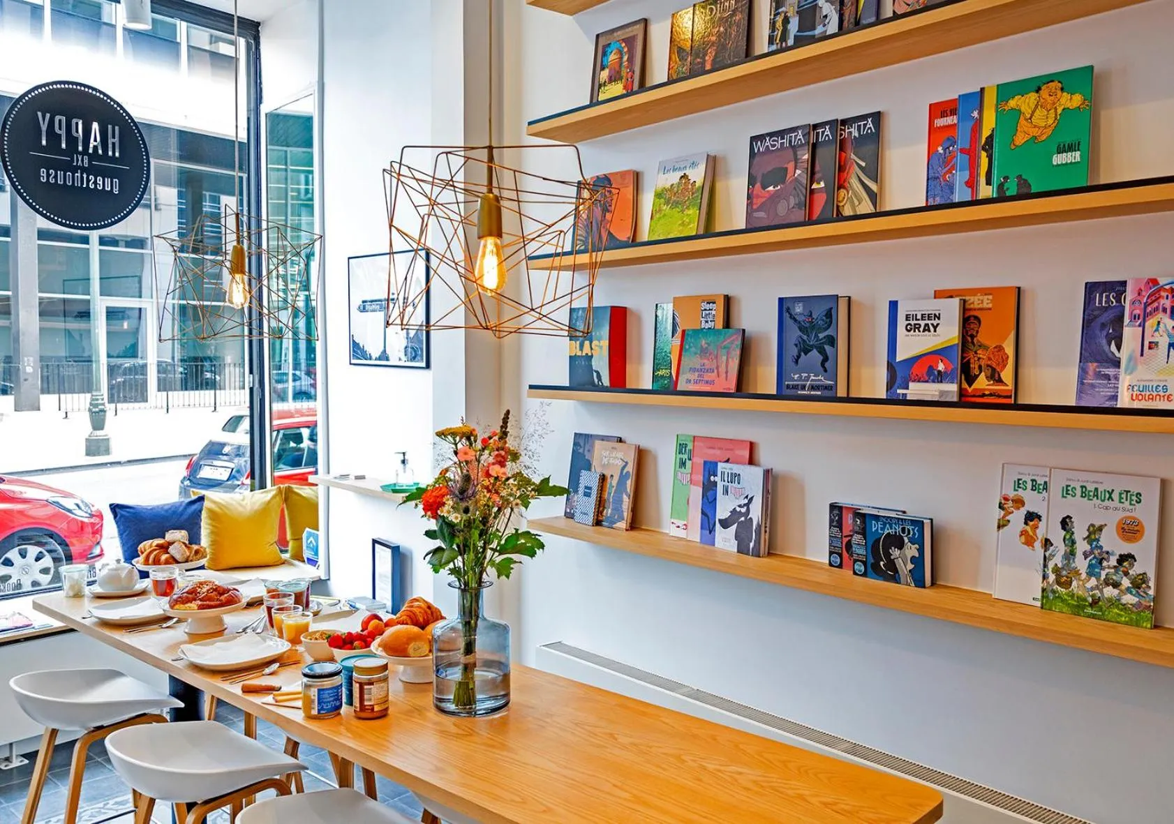 Library in Happy Boutique Hotel - Grand Place