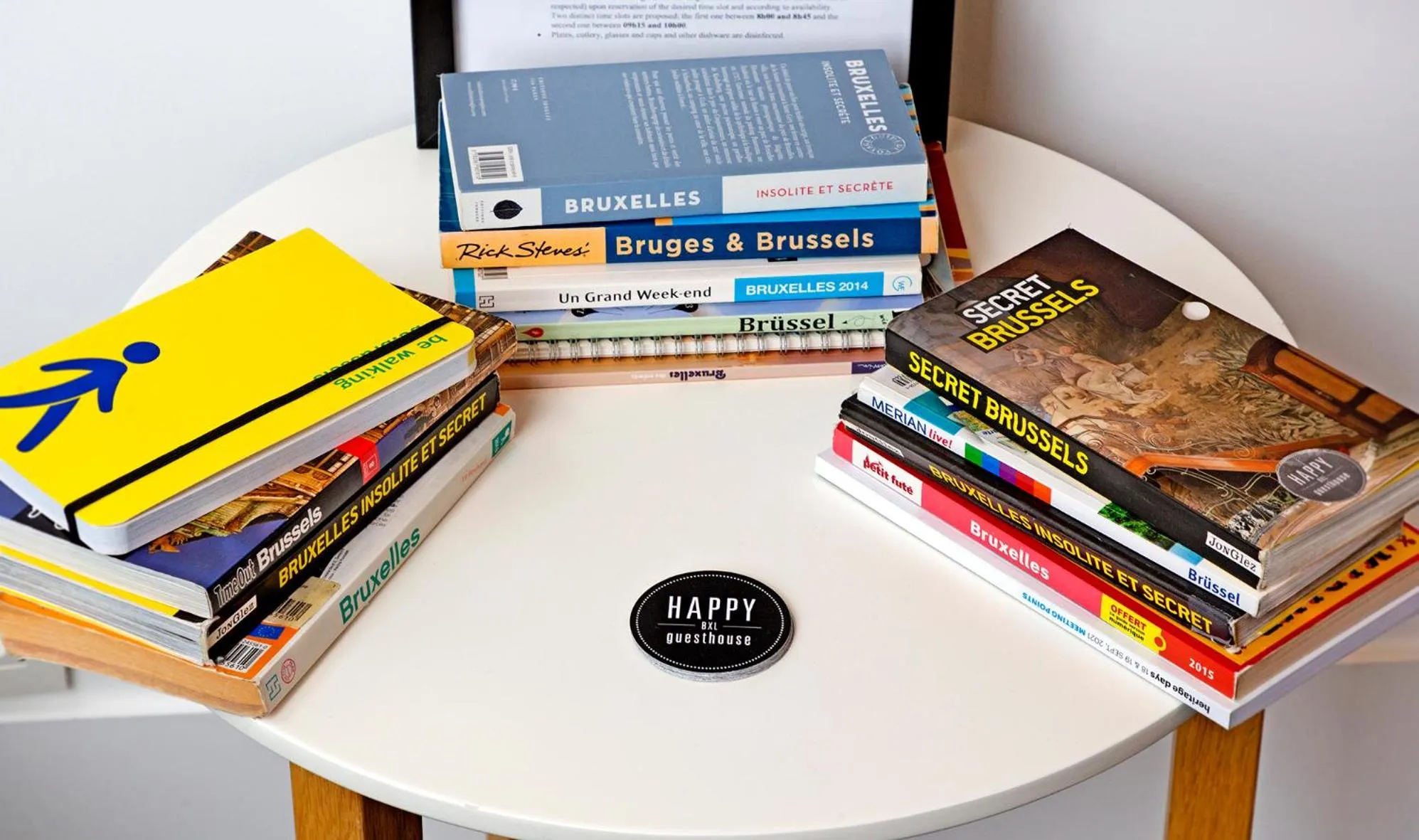 Library in Happy Boutique Hotel - Grand Place