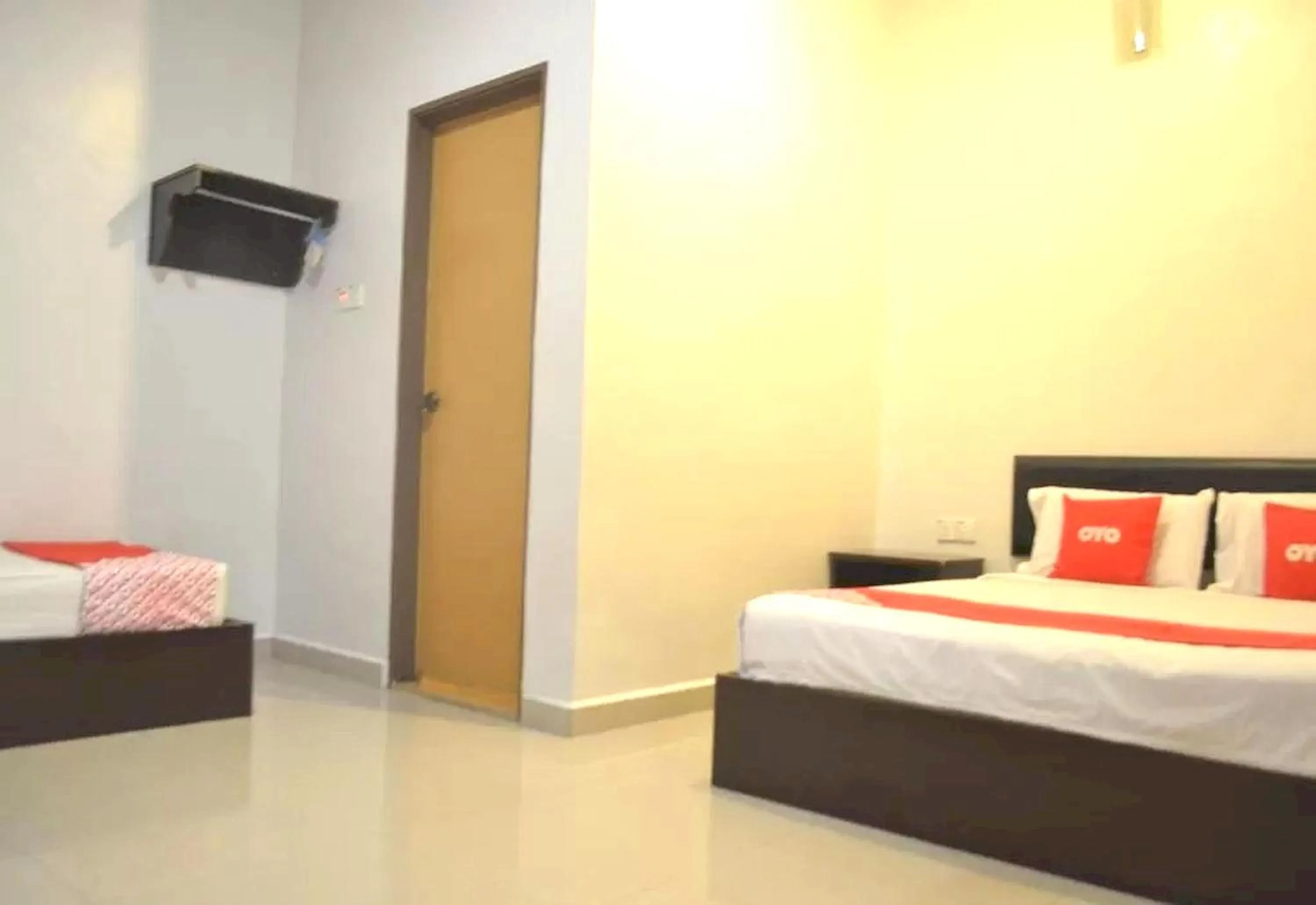 Superior Suite in OYO 89715 CK Hotel 2