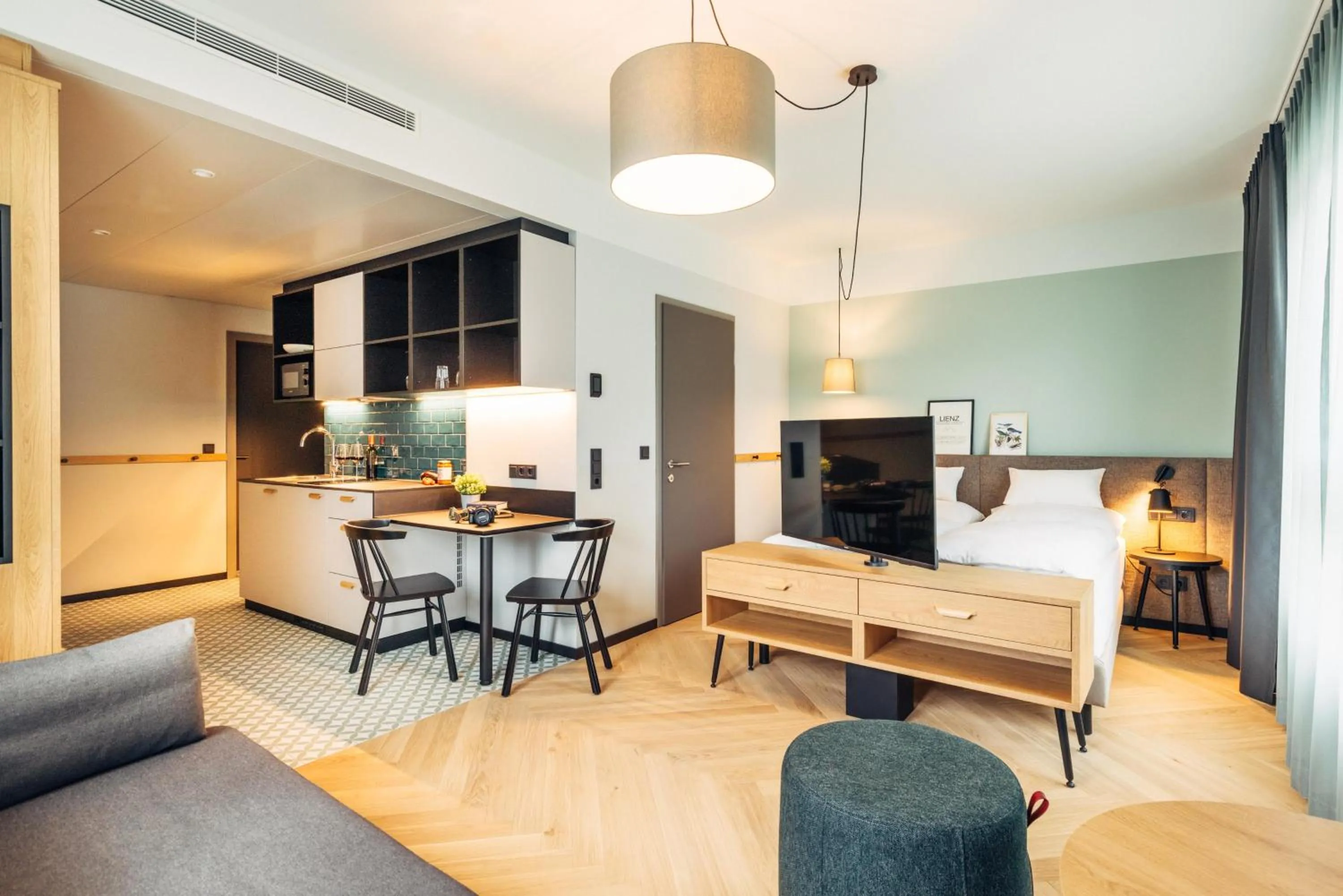 Photo of the whole room, Bed in harry's home Lienz hotel & apartments