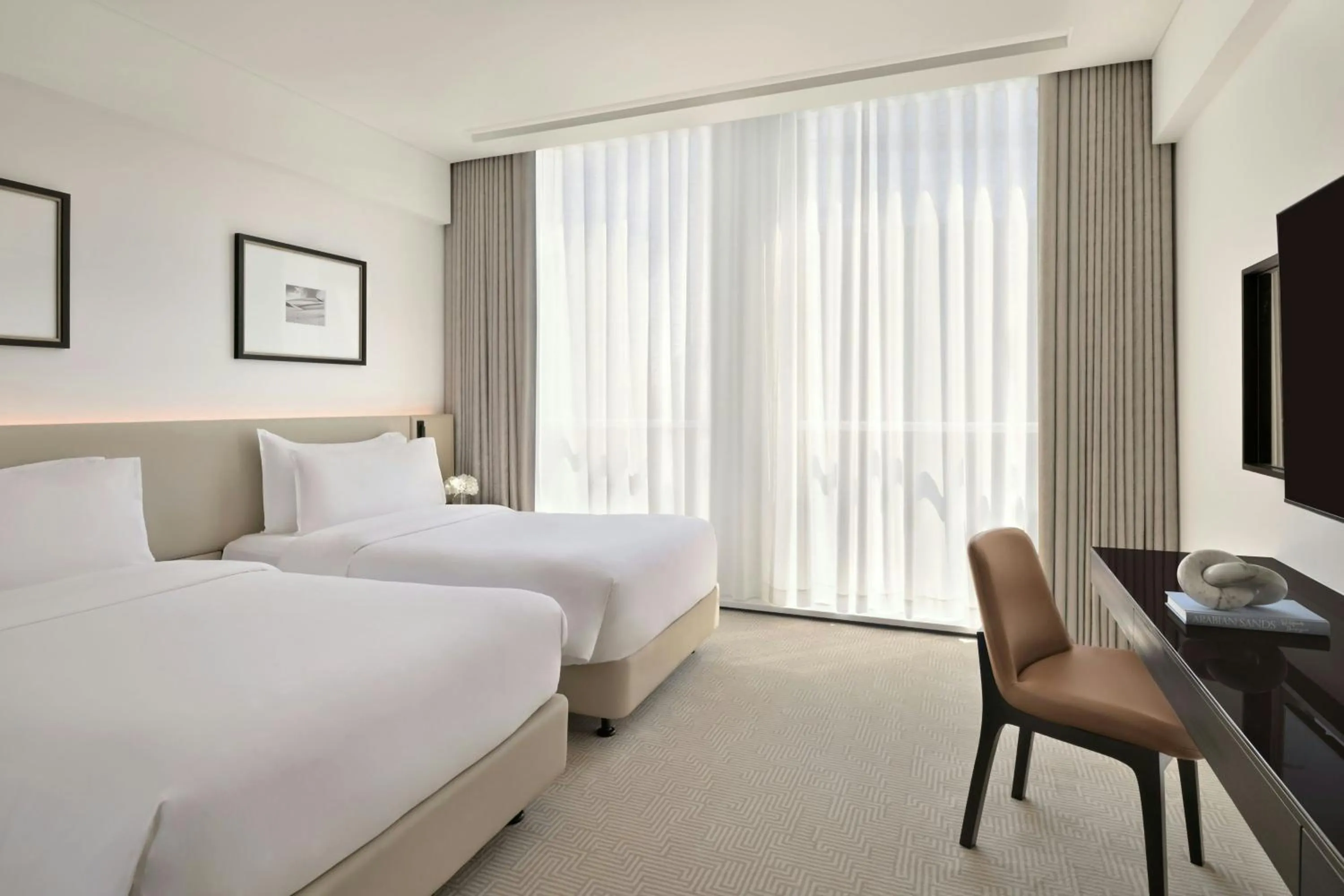 Bedroom, Bed in Sheraton Grand Hotel, Dubai