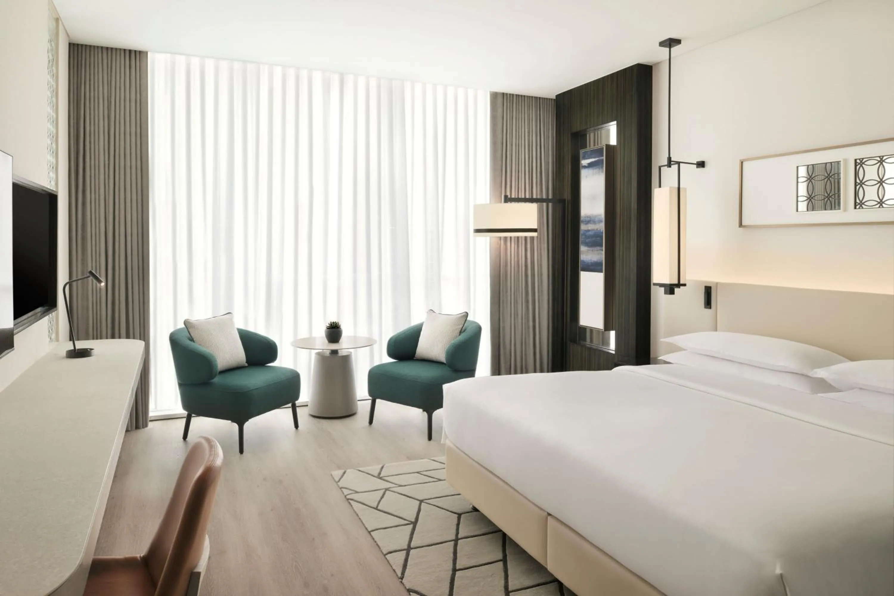 Bedroom, Bed in Sheraton Grand Hotel, Dubai