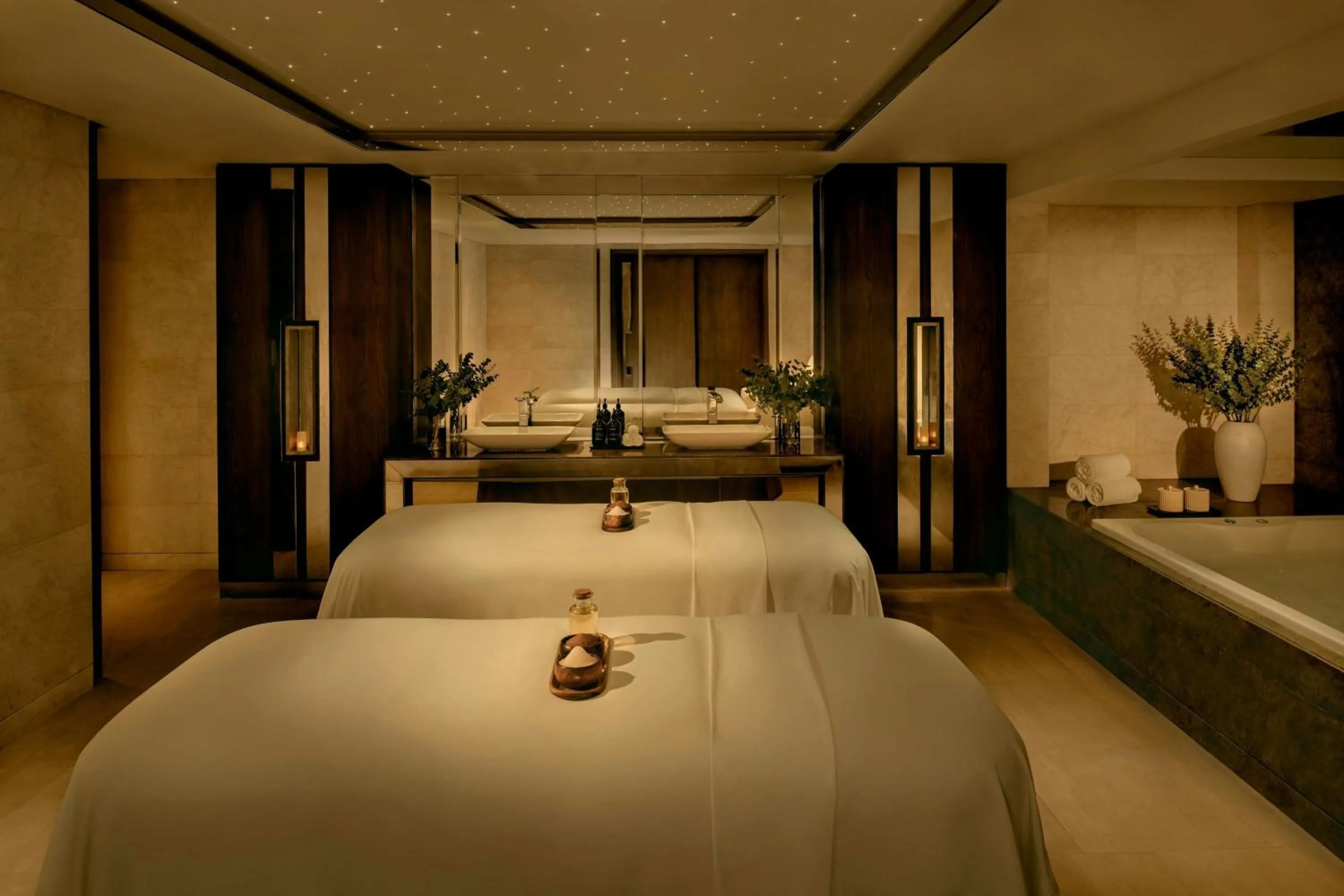 Spa and wellness centre/facilities, Bed in Sheraton Grand Hotel, Dubai