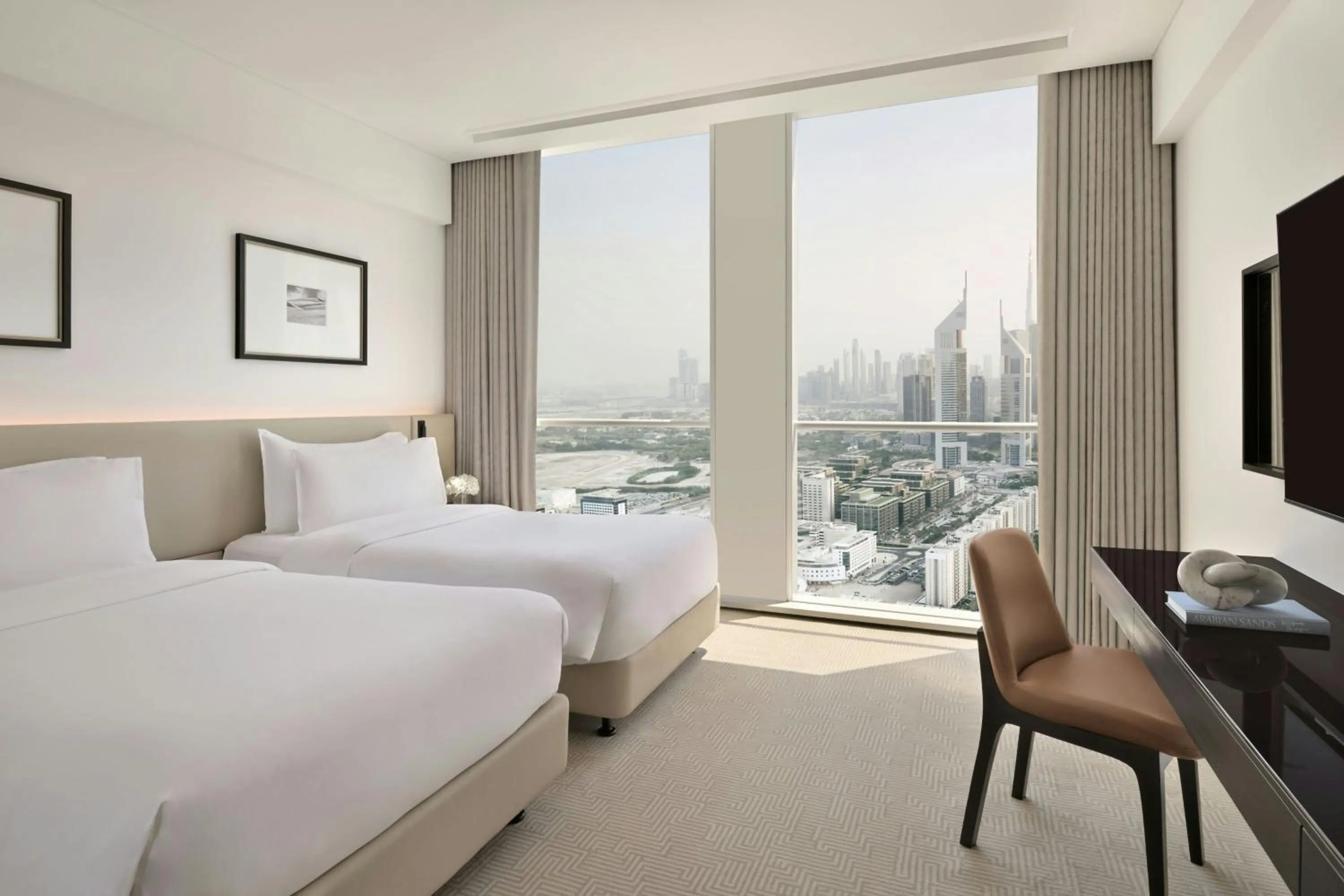 Bedroom, Bed in Sheraton Grand Hotel, Dubai