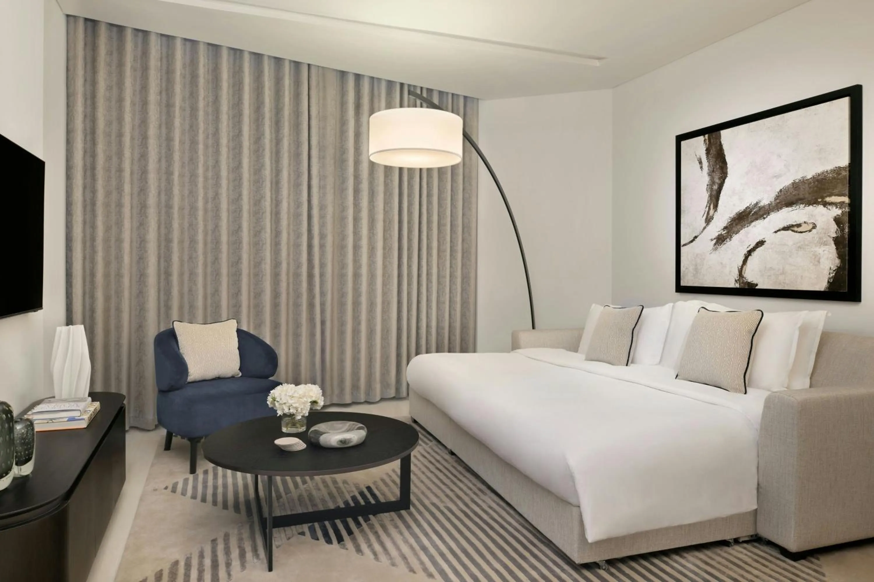 Bedroom, Bed in Sheraton Grand Hotel, Dubai