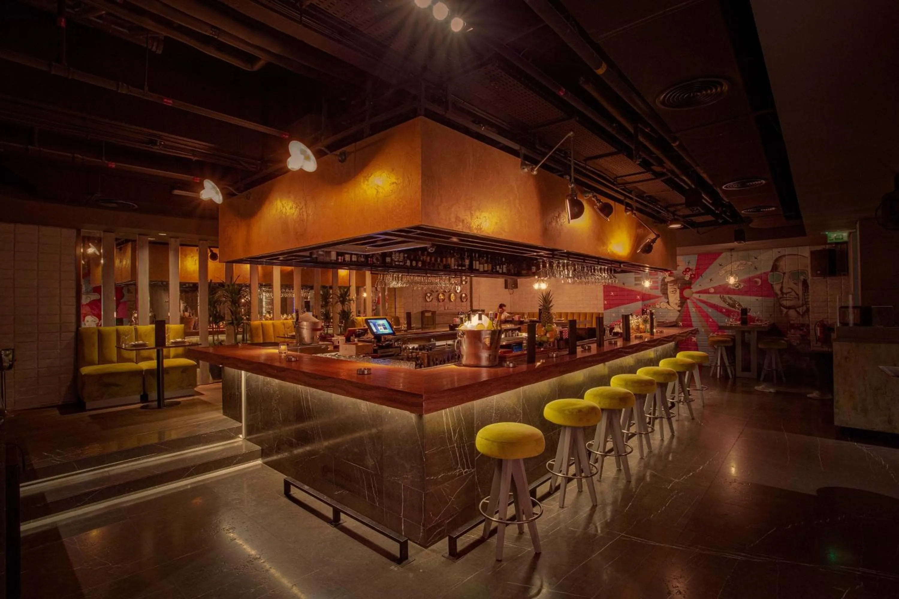 Restaurant/places to eat in Sheraton Grand Hotel, Dubai