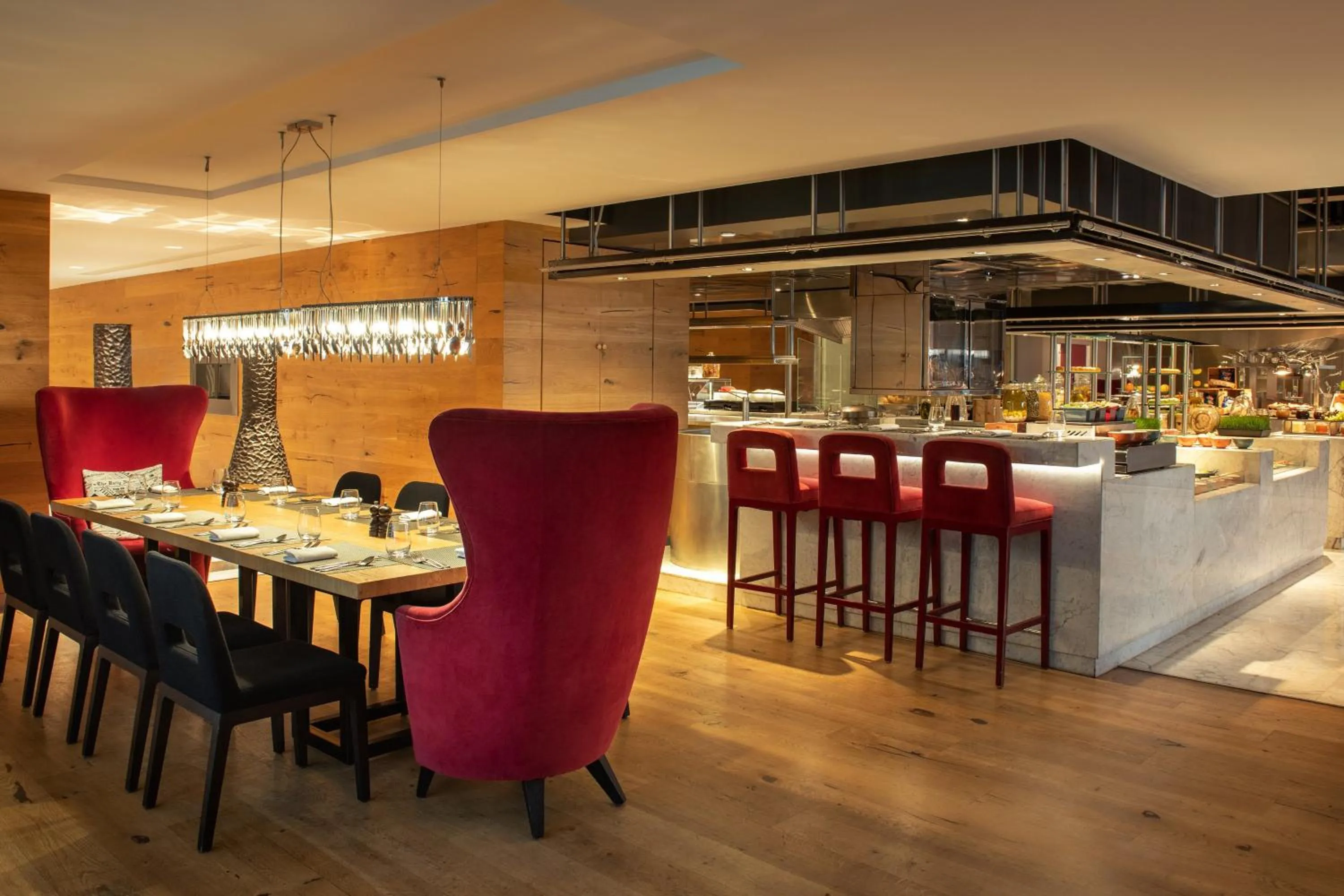 Restaurant/places to eat in Sheraton Grand Hotel, Dubai