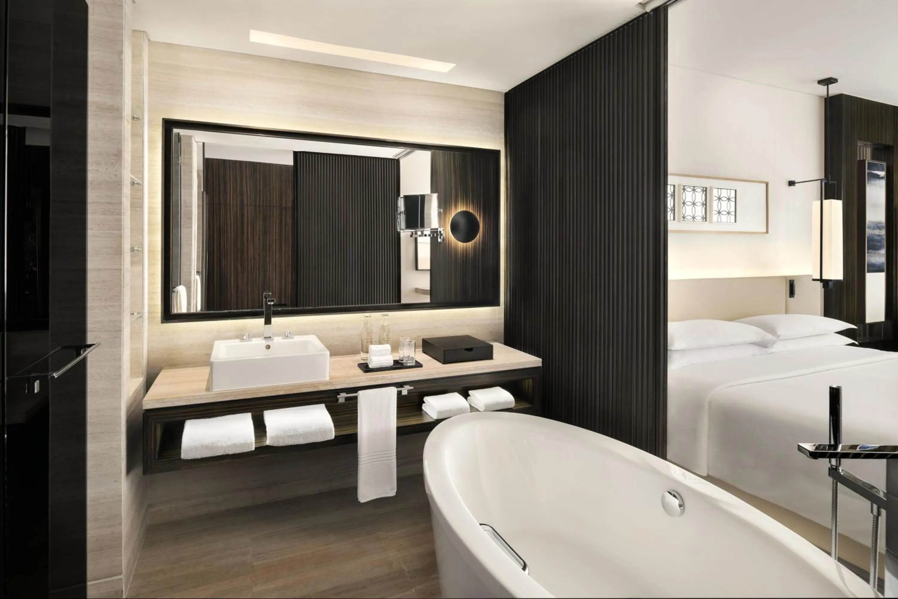 Bathroom, Bed in Sheraton Grand Hotel, Dubai