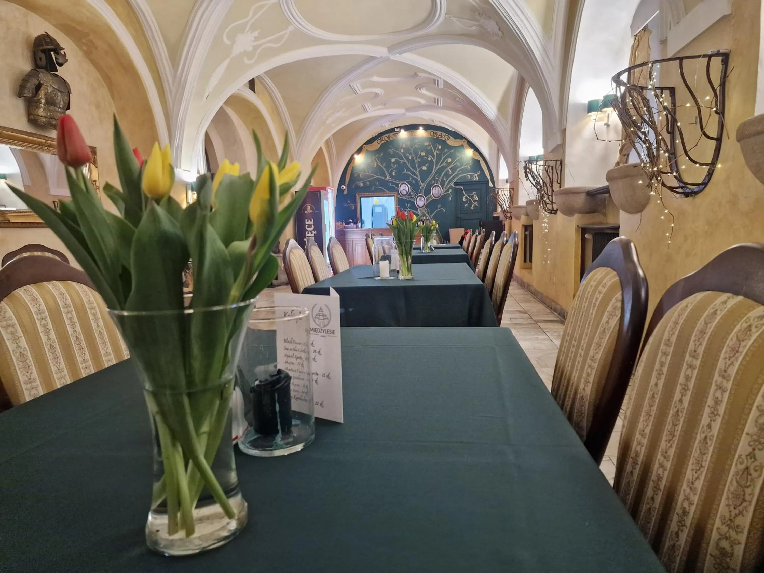 Restaurant/places to eat in Zamek Międzylesie