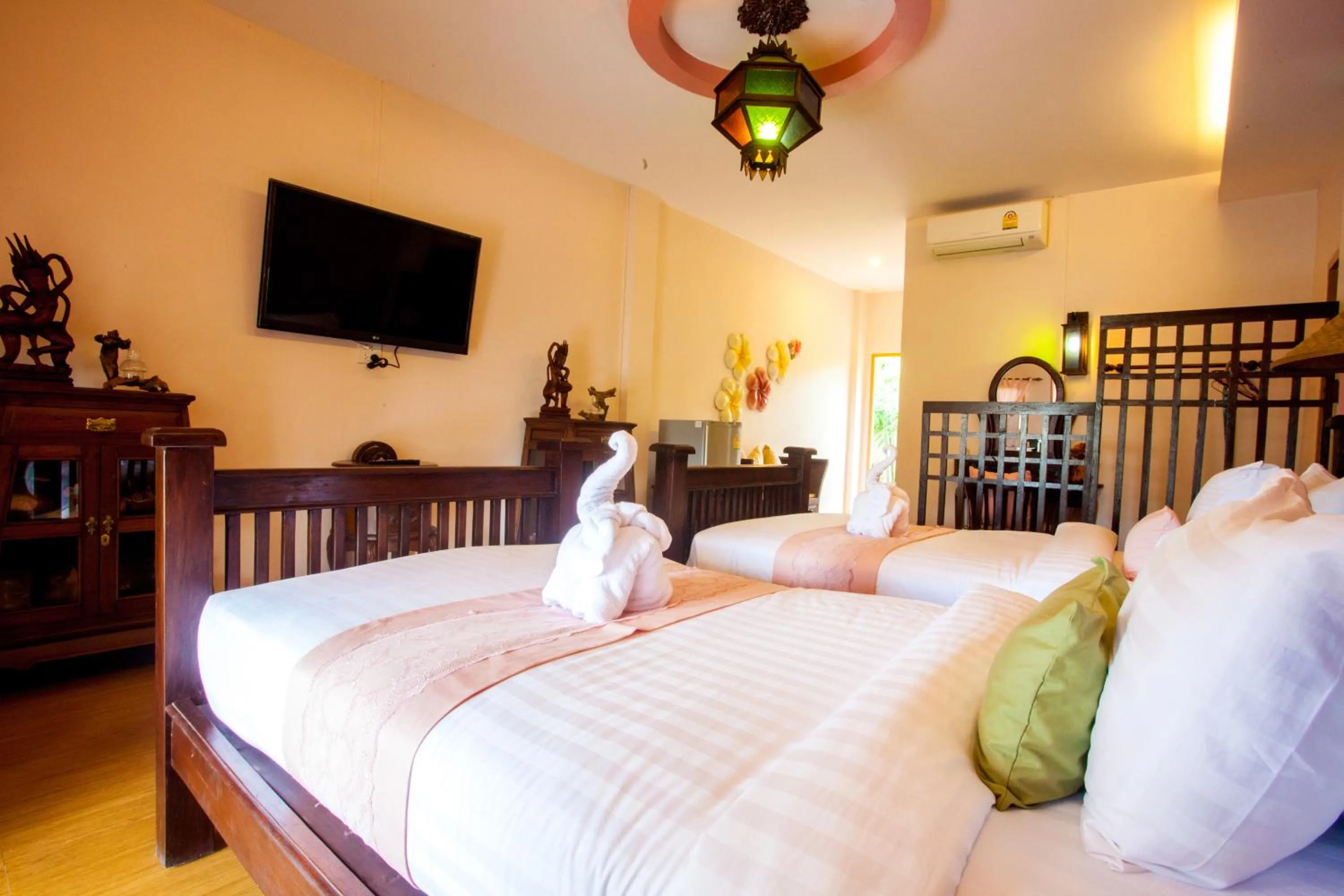 Photo of the whole room, Bed in P.Paradise Hotel