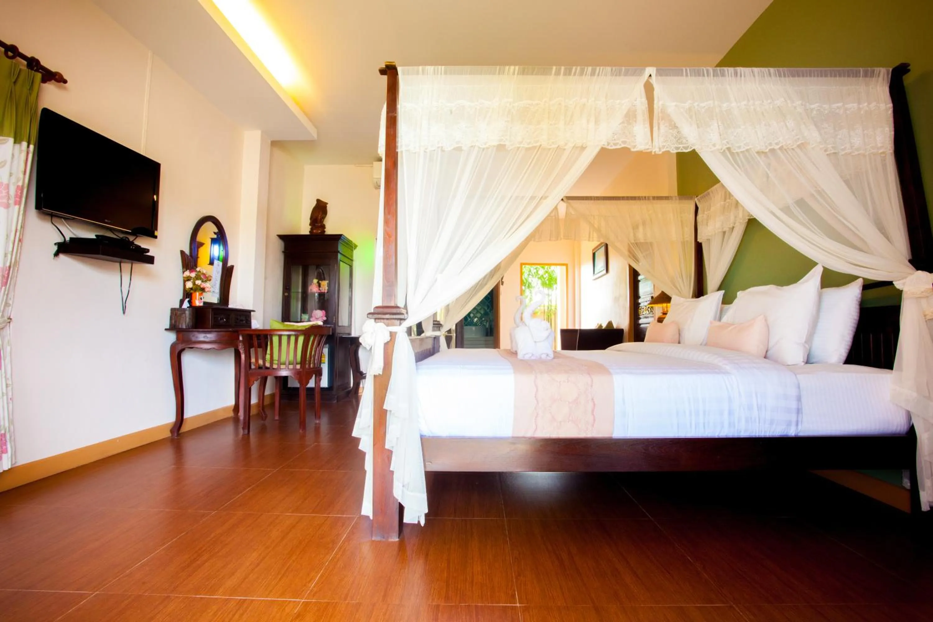 Bedroom, Bed in P.Paradise Hotel