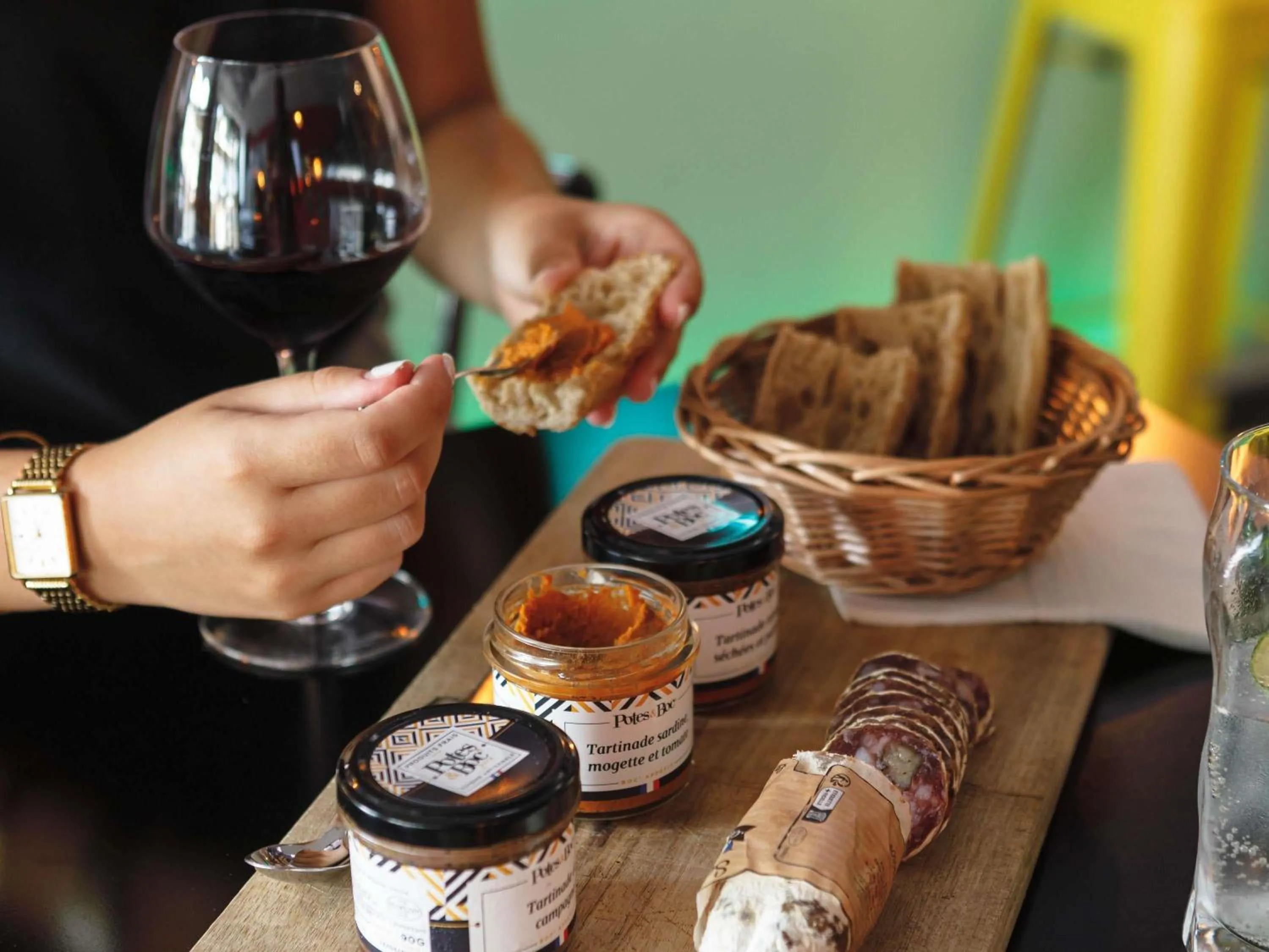 Lounge or bar in Greet Hotel Lyon Confluence