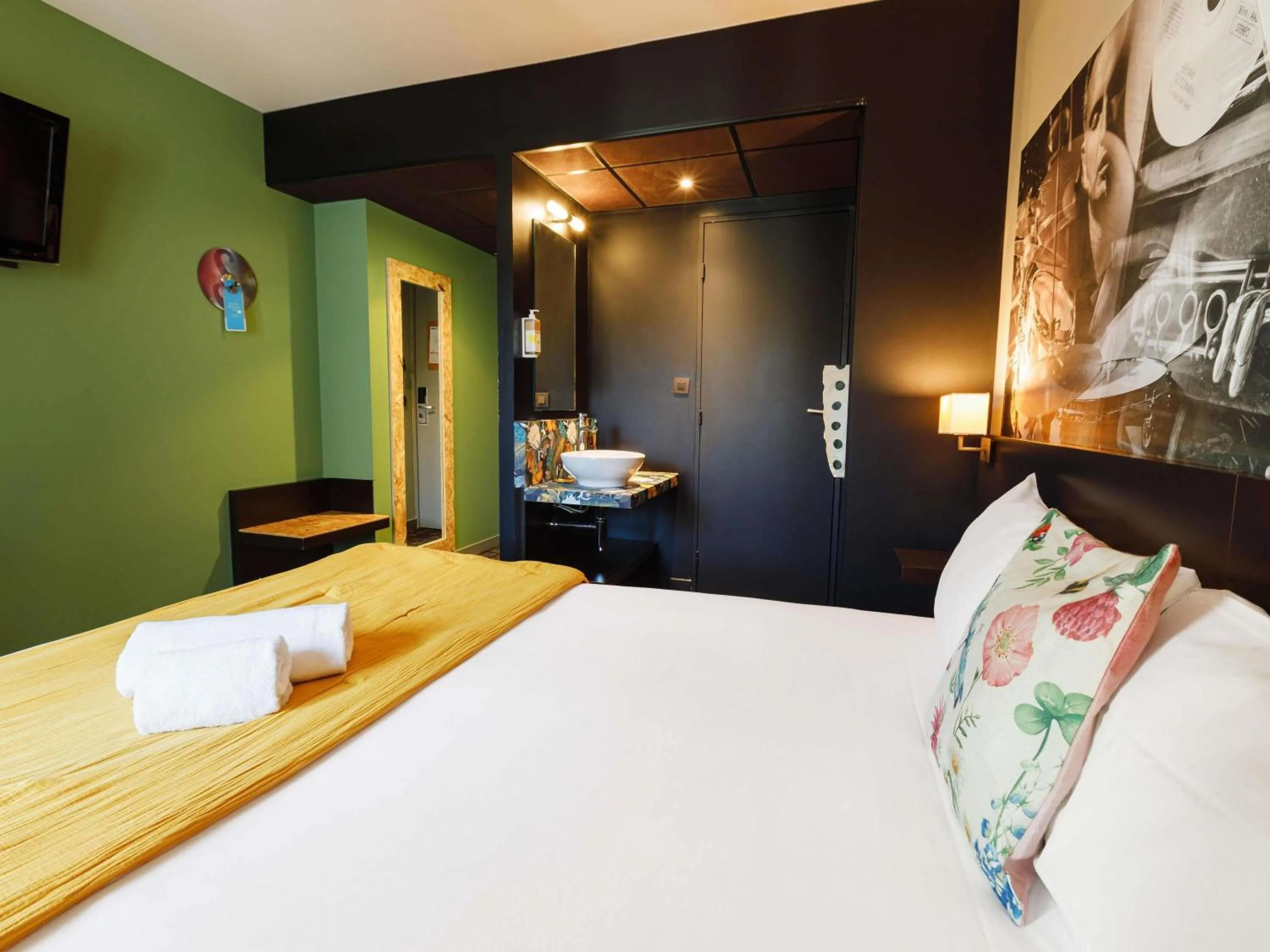 Bedroom, Bed in Greet Hotel Lyon Confluence