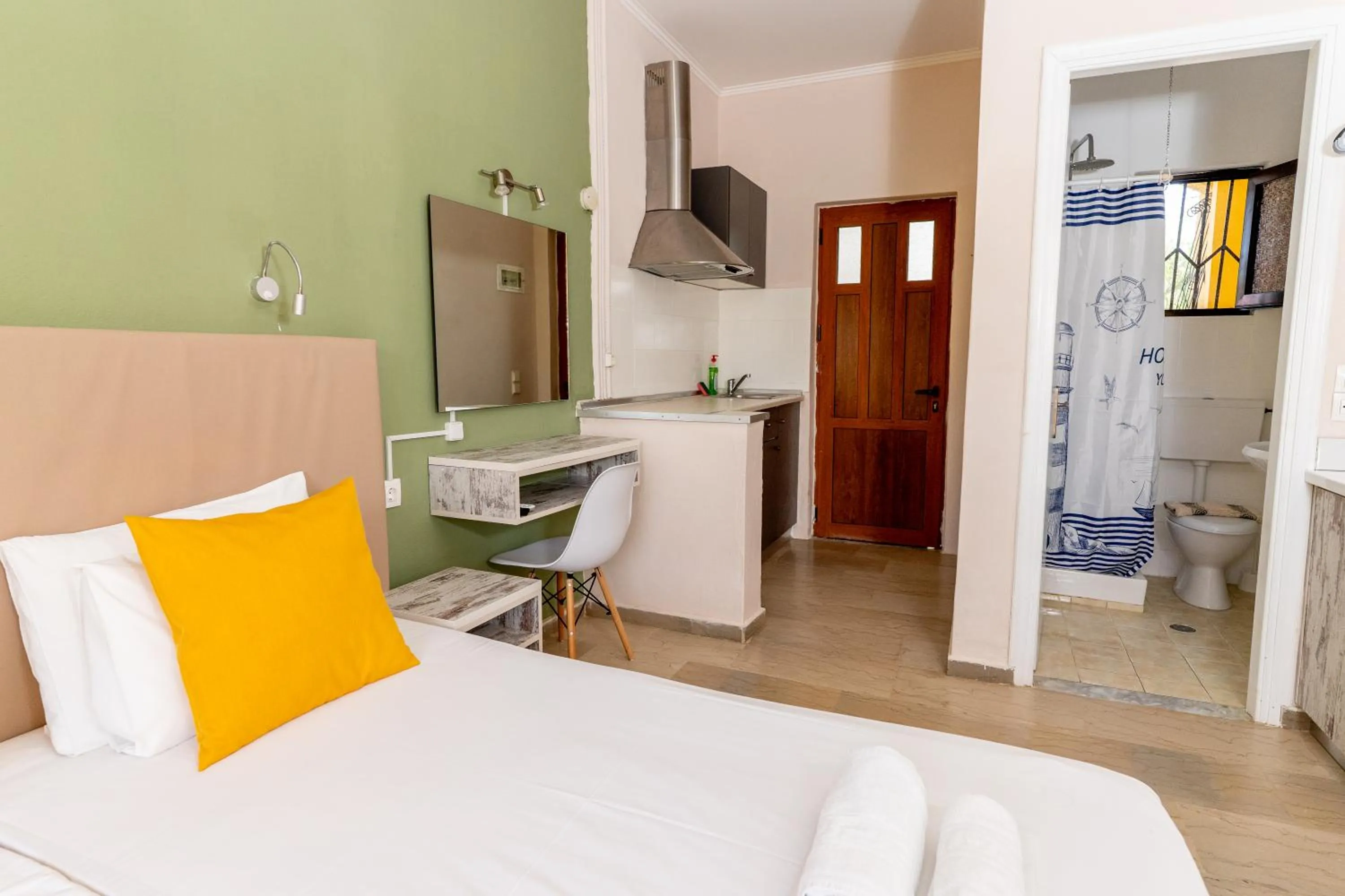 Photo of the whole room, Bed in Blue Waves Corfu