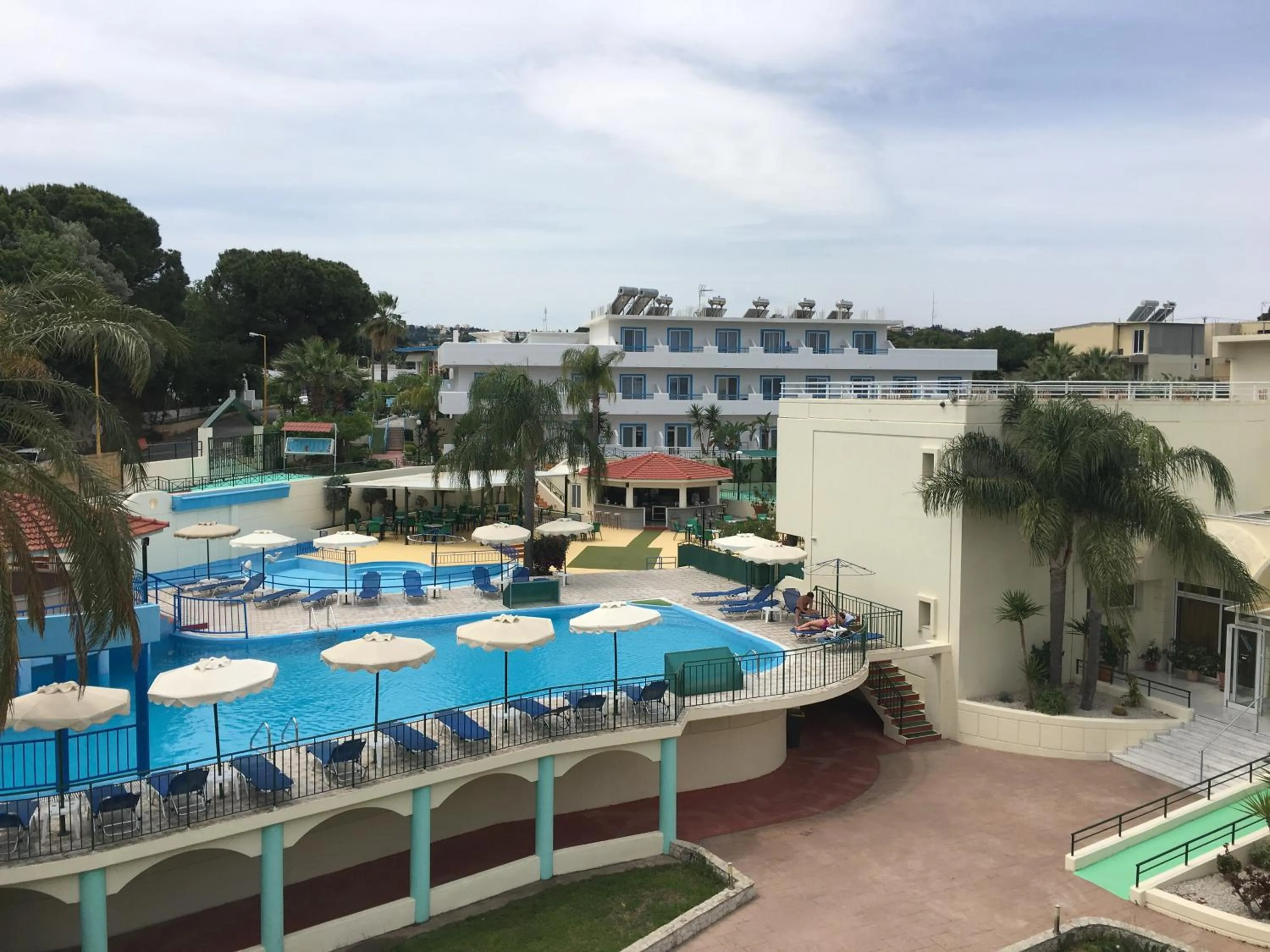 Swimming pool in Romantza Mare