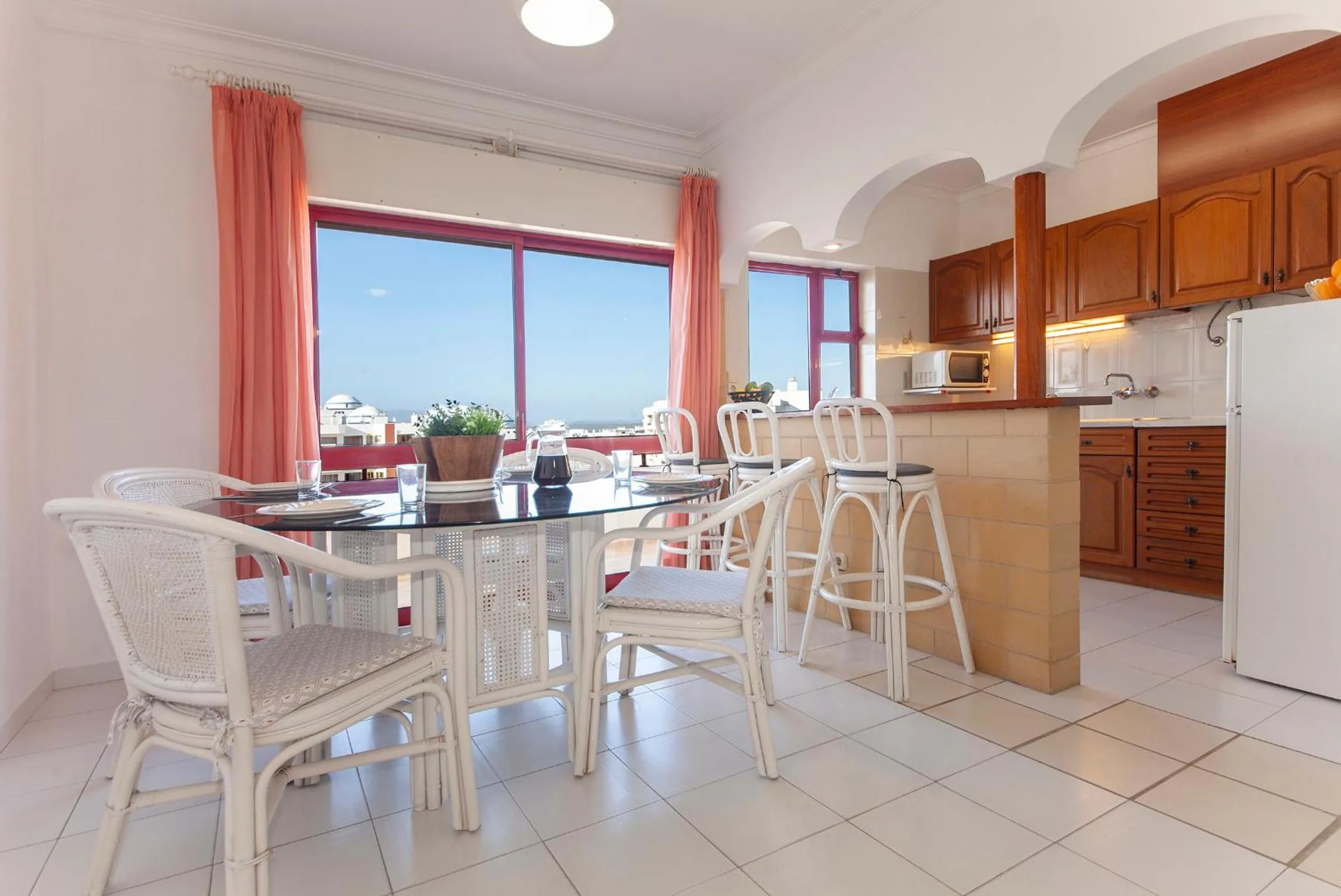 Kitchen or kitchenette in Candimar Beach Apartment