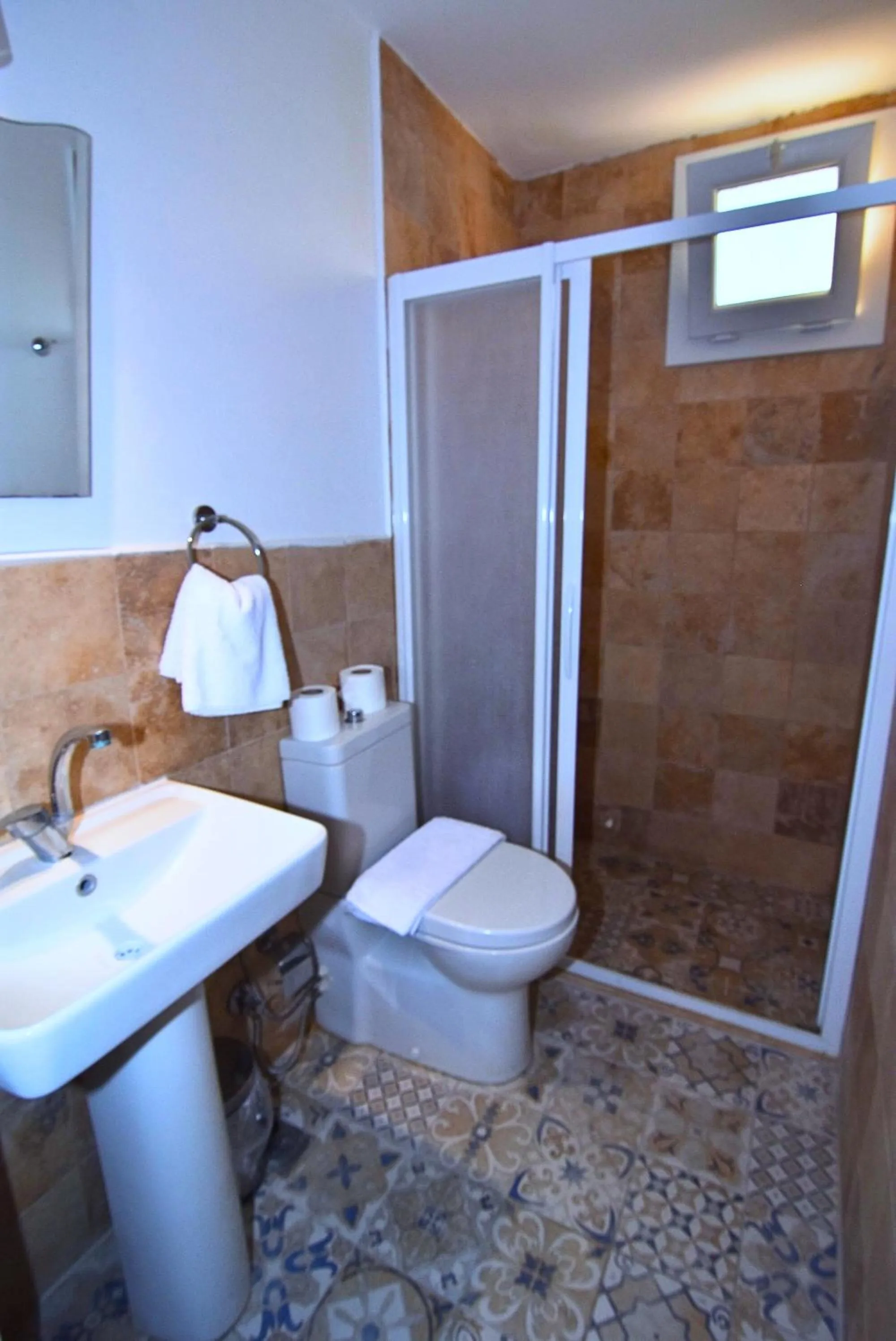 Shower in Degirmenli Konak Hotel