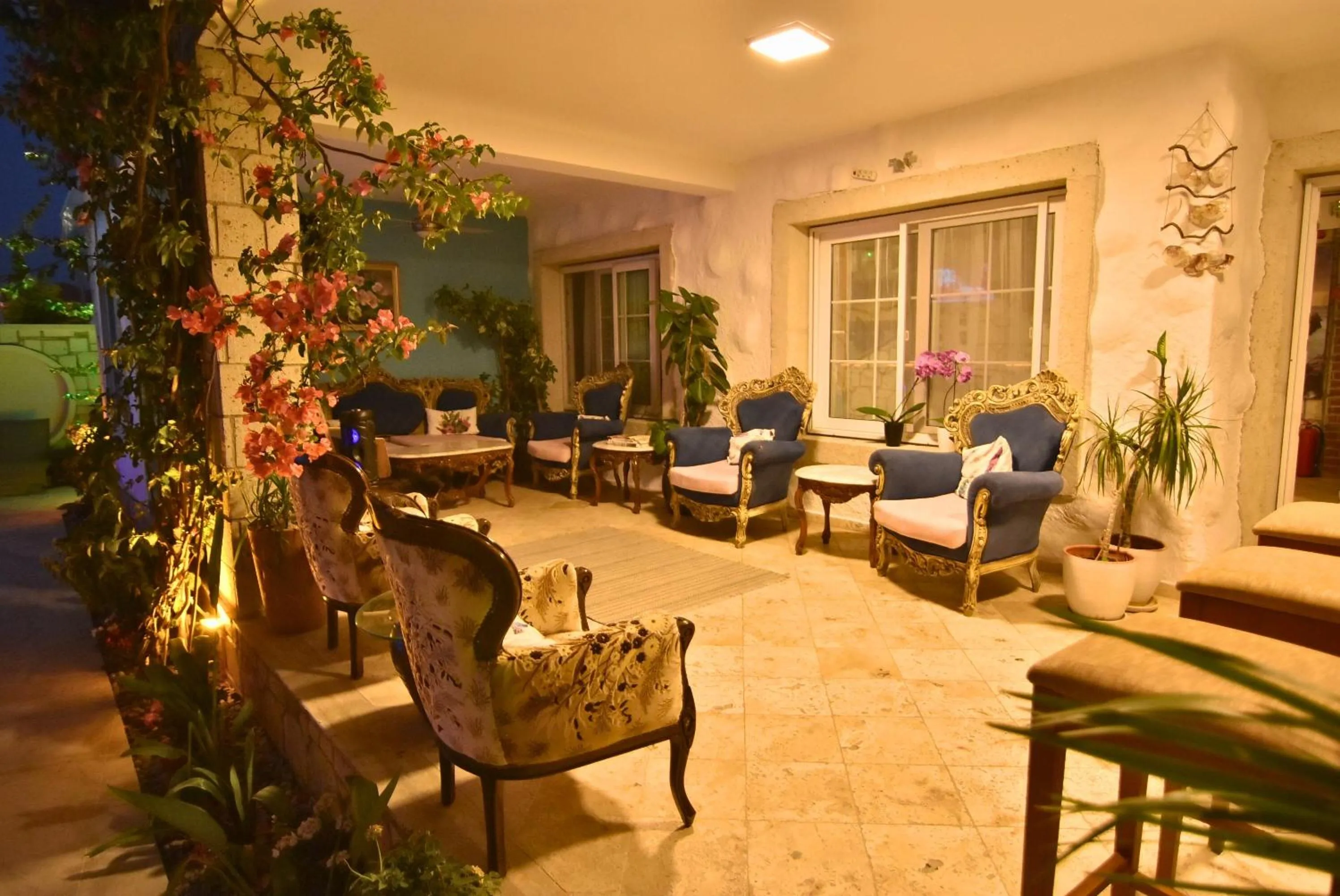 Seating area in Degirmenli Konak Hotel