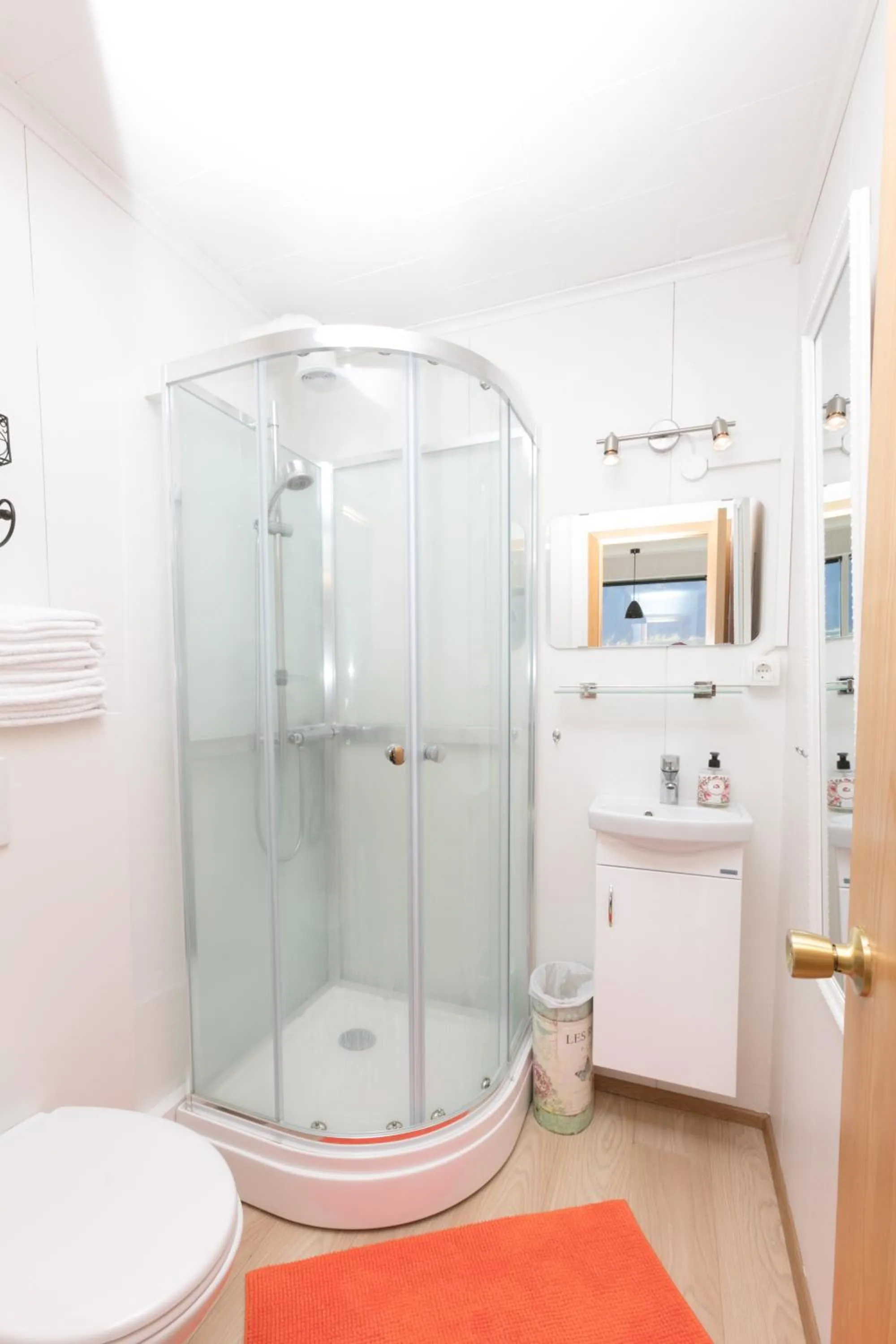 Bathroom in Blómasetrið Homestay