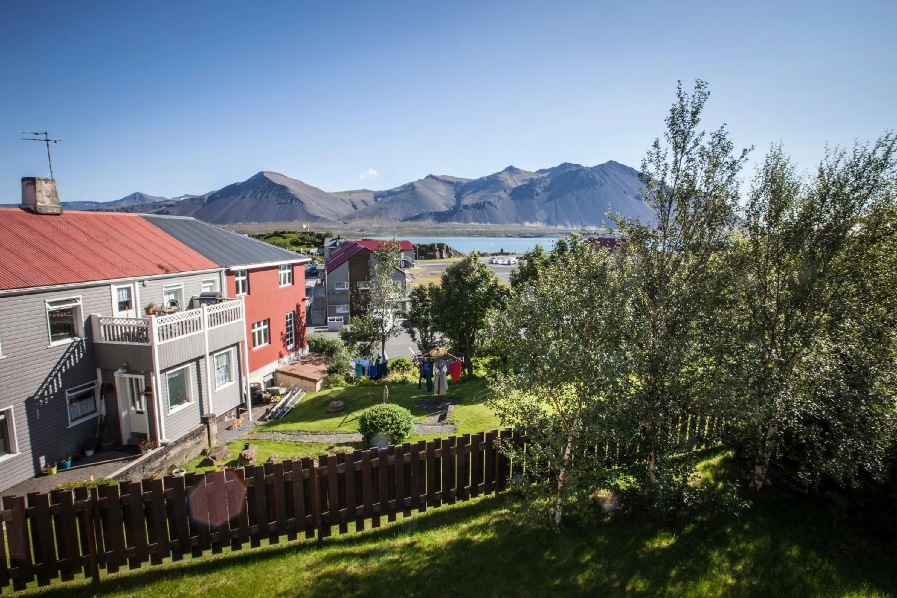 Garden view in Blómasetrið Homestay