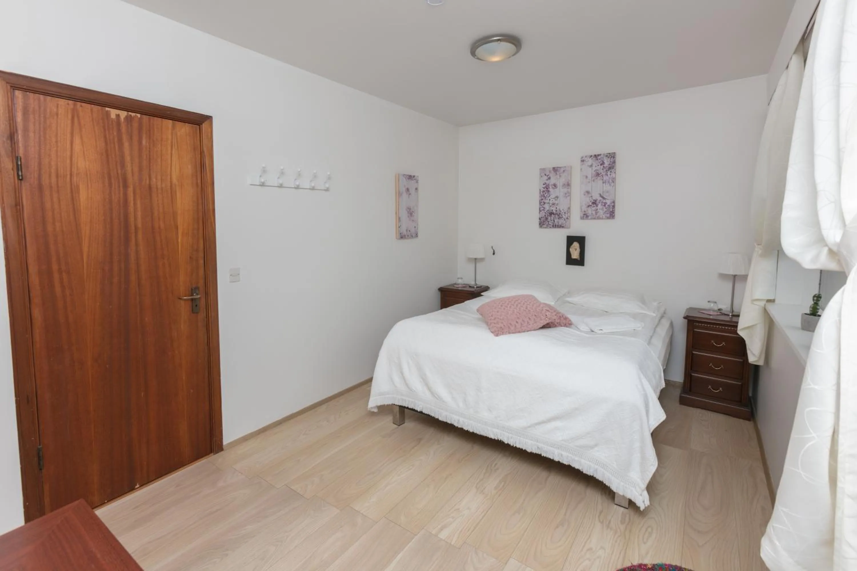 Bed in Blómasetrið Homestay