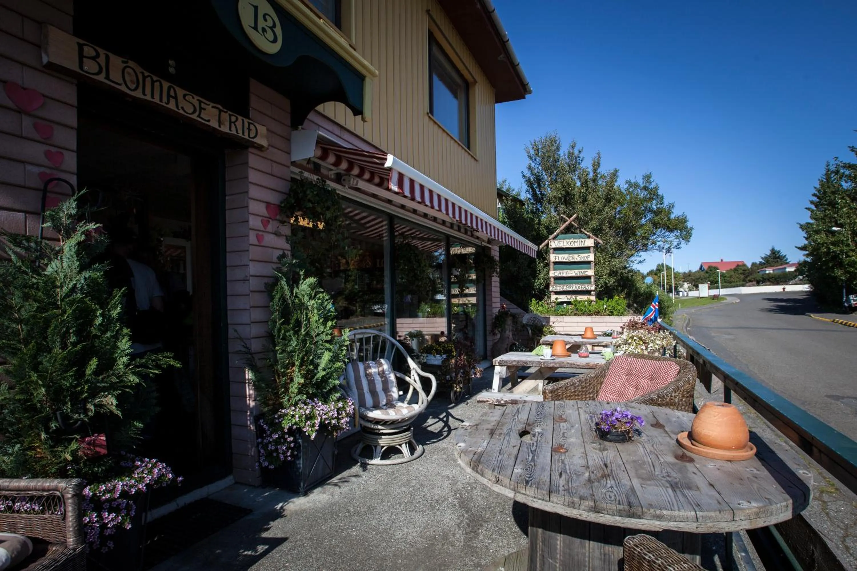 Property building in Blómasetrið Homestay