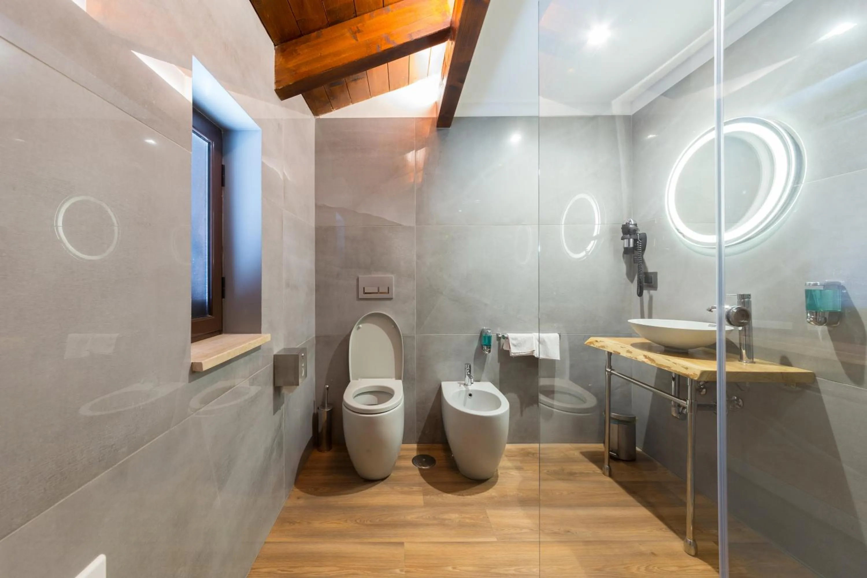 Bathroom in Hotel Vogue