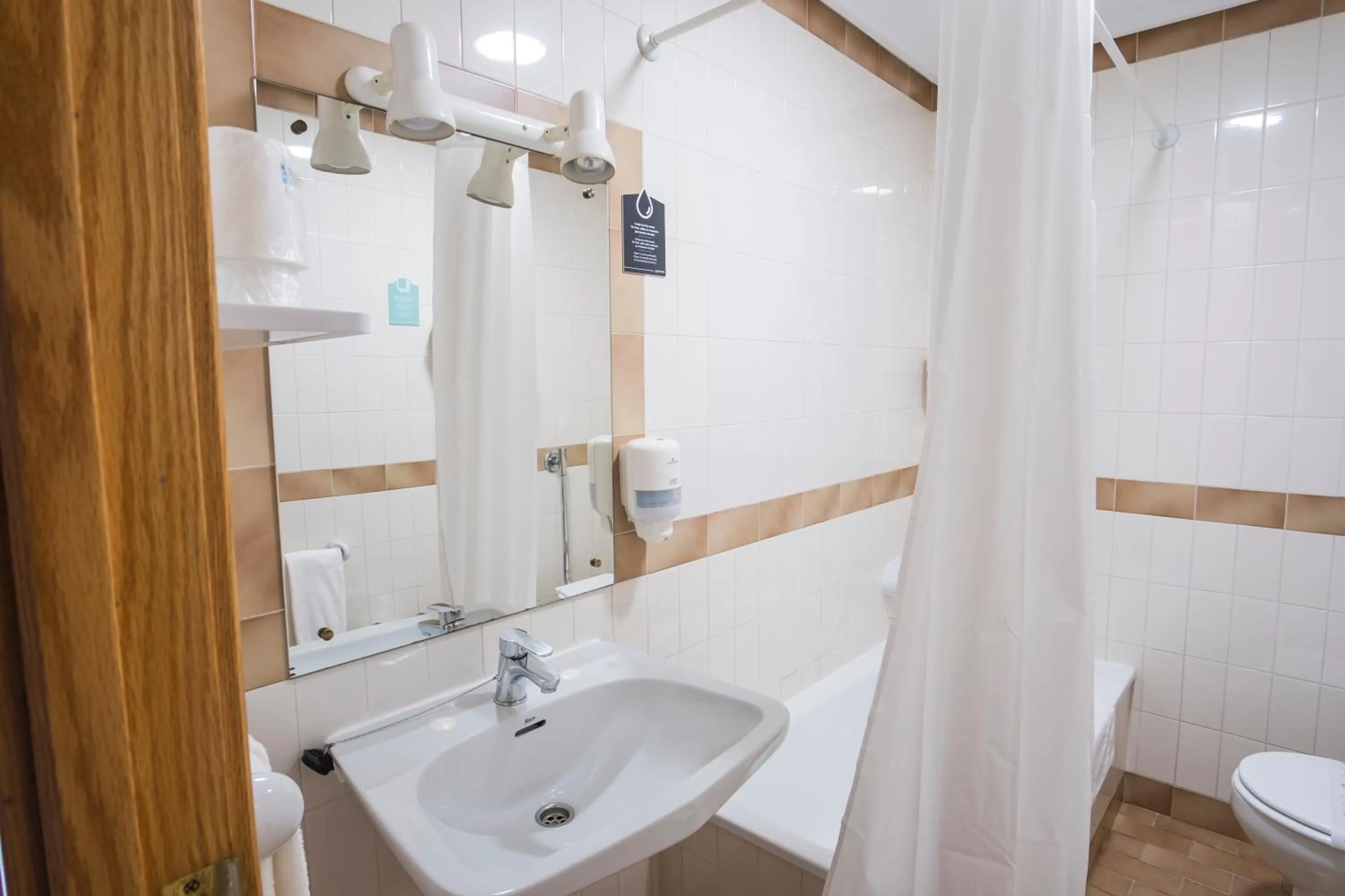 Bathroom in Hotel Alda Boiro