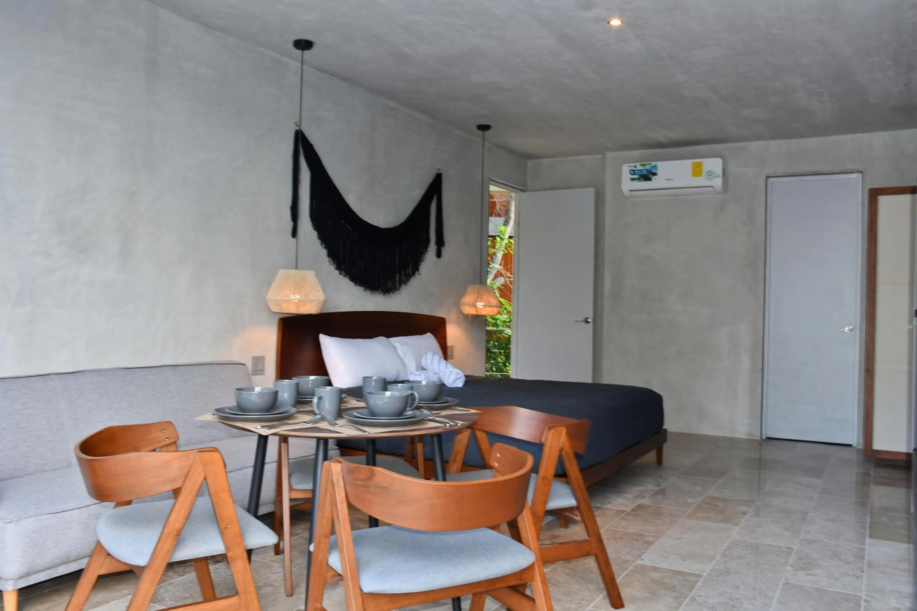 Living room in Seremonia Selva by The Spot Rentals
