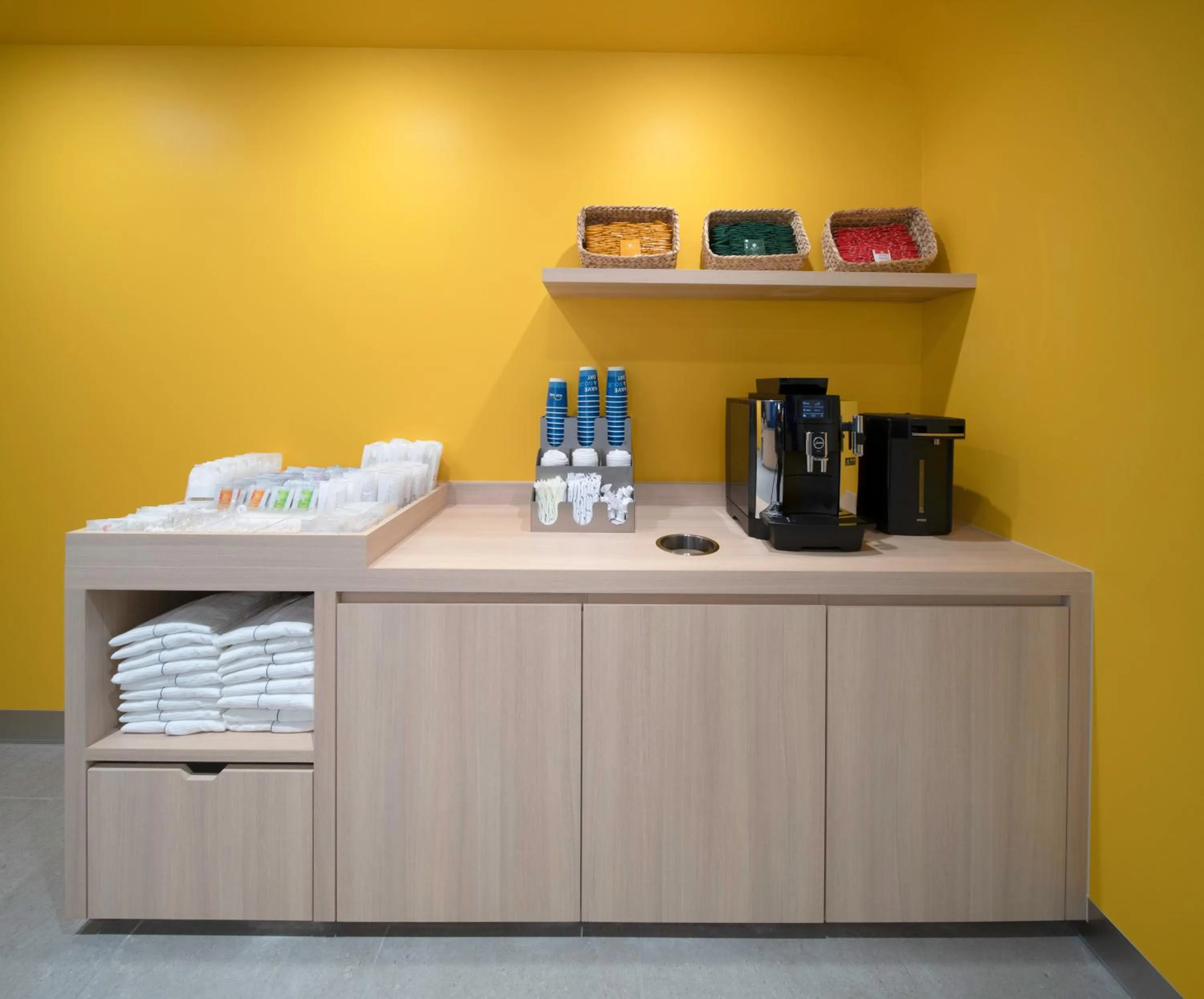 Coffee/tea facilities in Hop Inn Tokyo Ueno