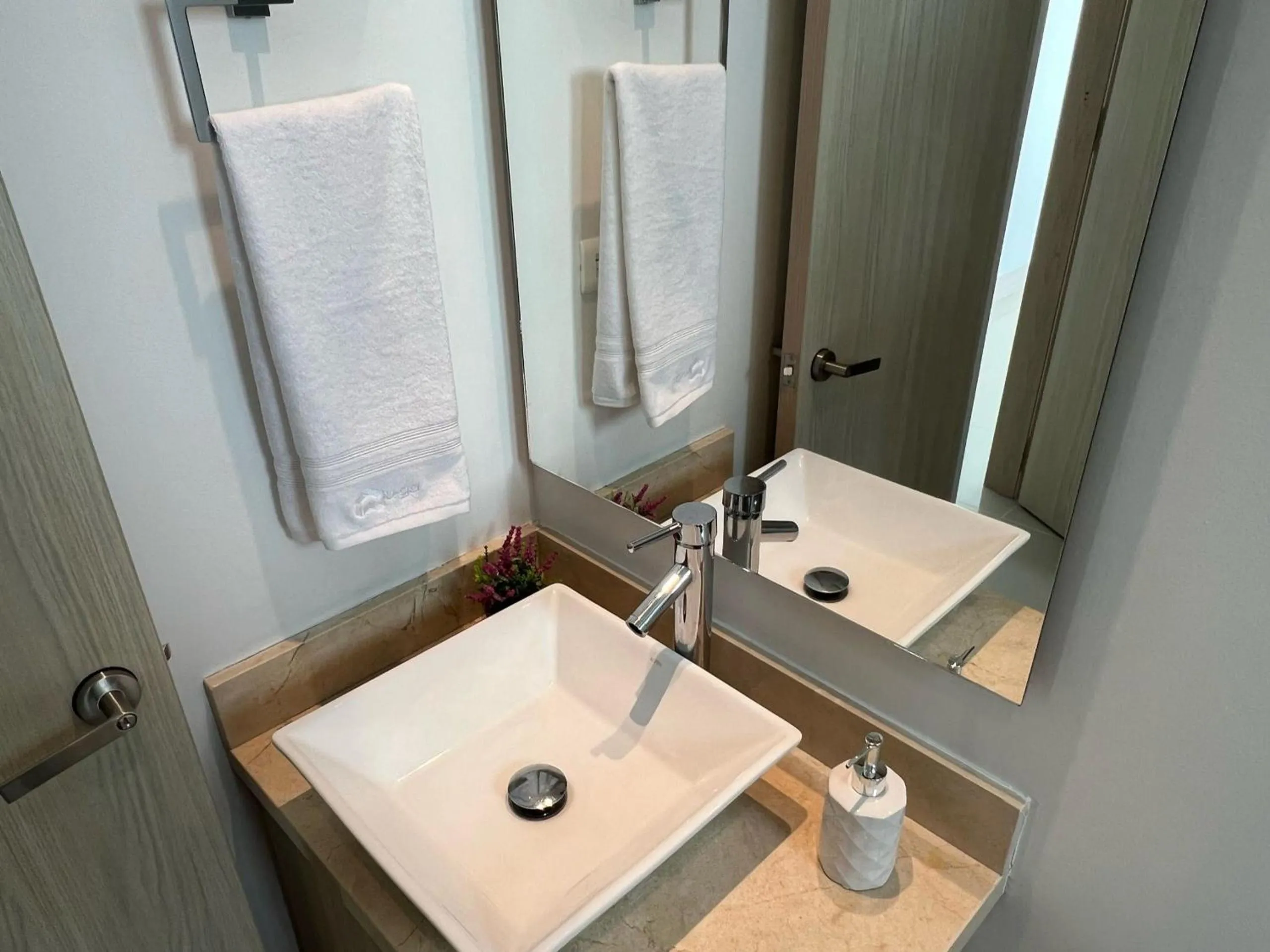 Toilet in U-GO Edificio Murano Elite Bocagrande Frente al Mar