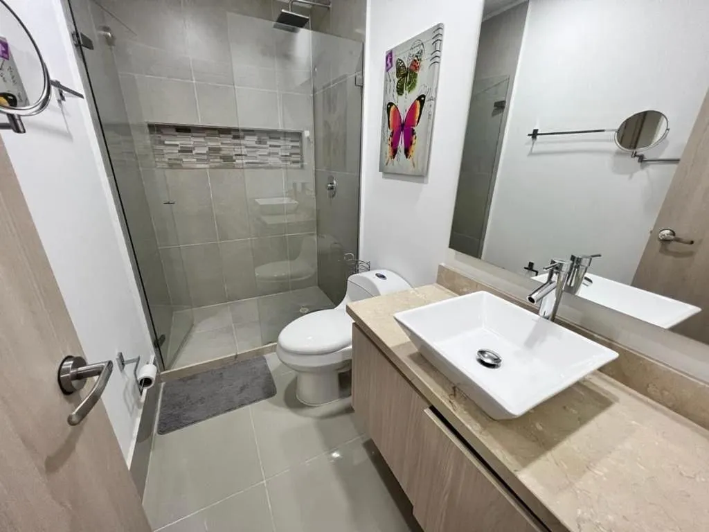 Toilet in U-GO Edificio Murano Elite Bocagrande Frente al Mar