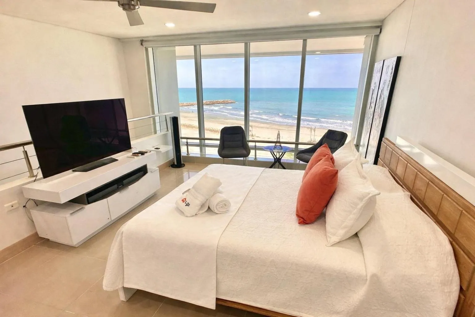 Photo of the whole room, Bed in U-GO Edificio Murano Elite Bocagrande Frente al Mar