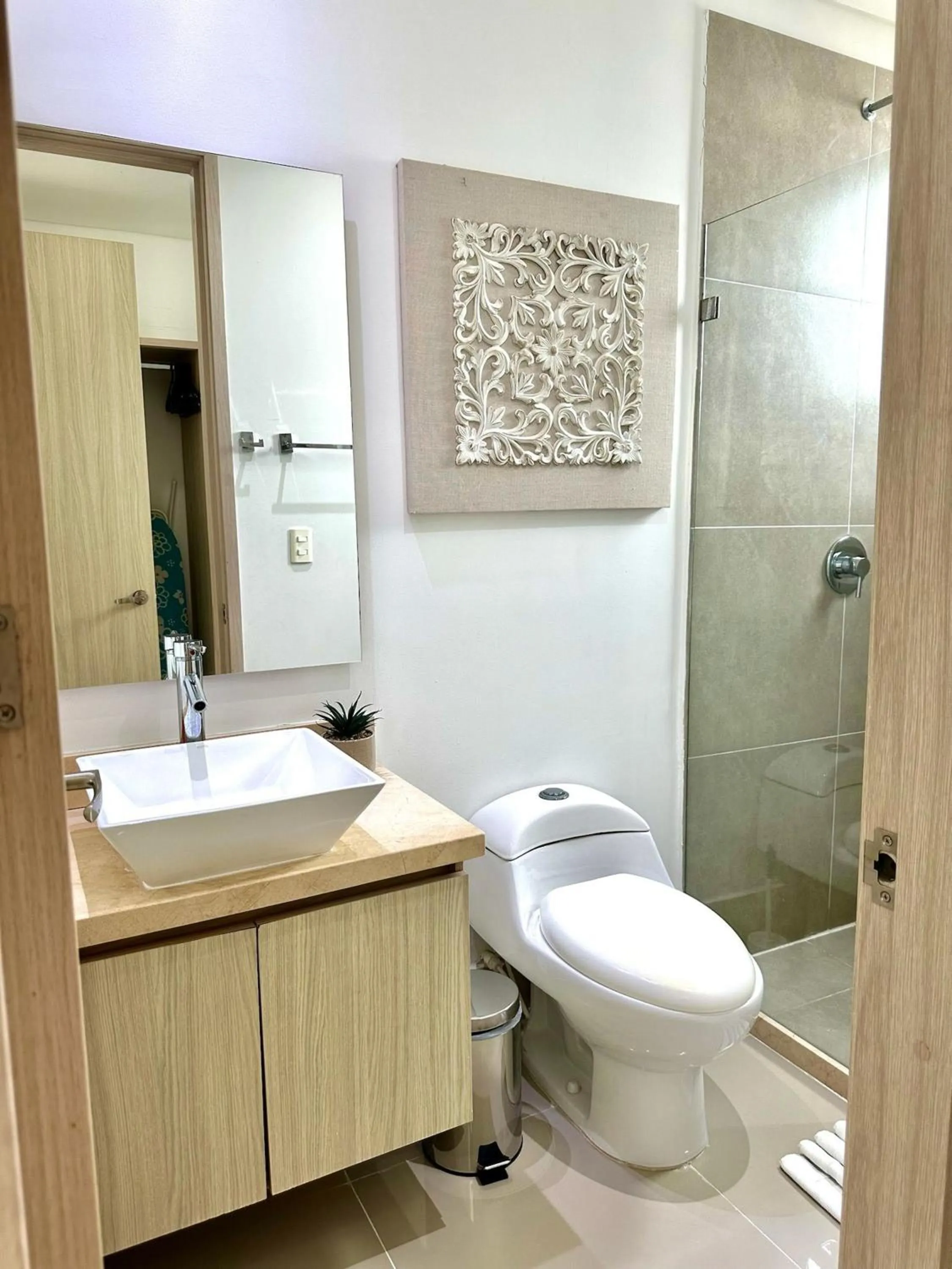 Toilet in U-GO Edificio Murano Elite Bocagrande Frente al Mar