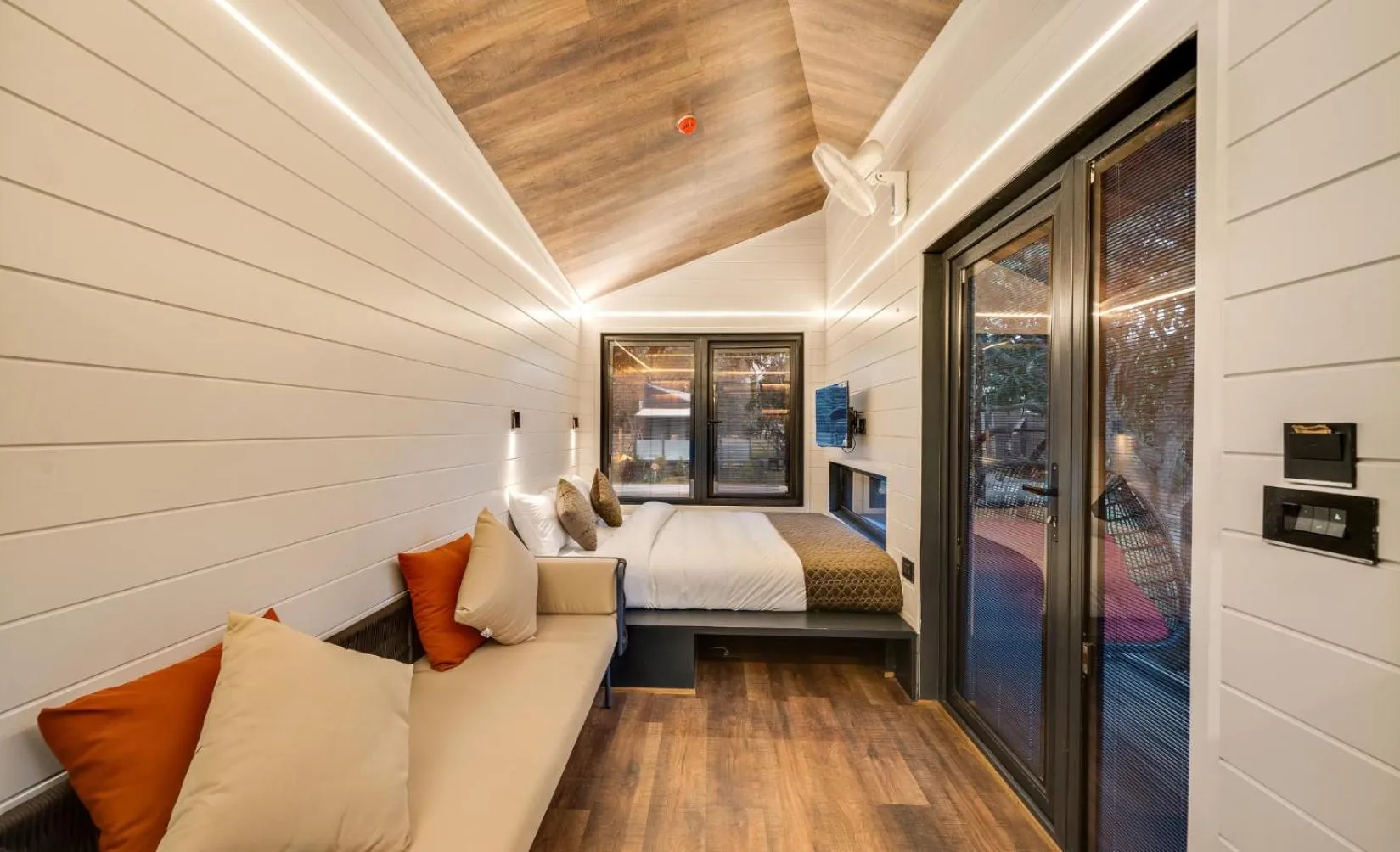 TV and multimedia in Glamp Wilderness