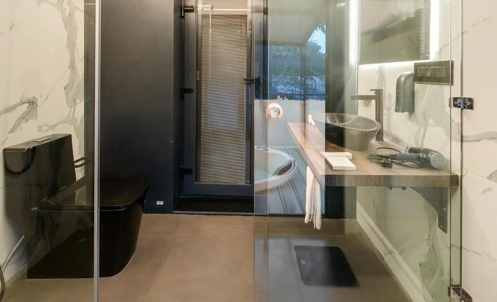 Shower in Glamp Wilderness