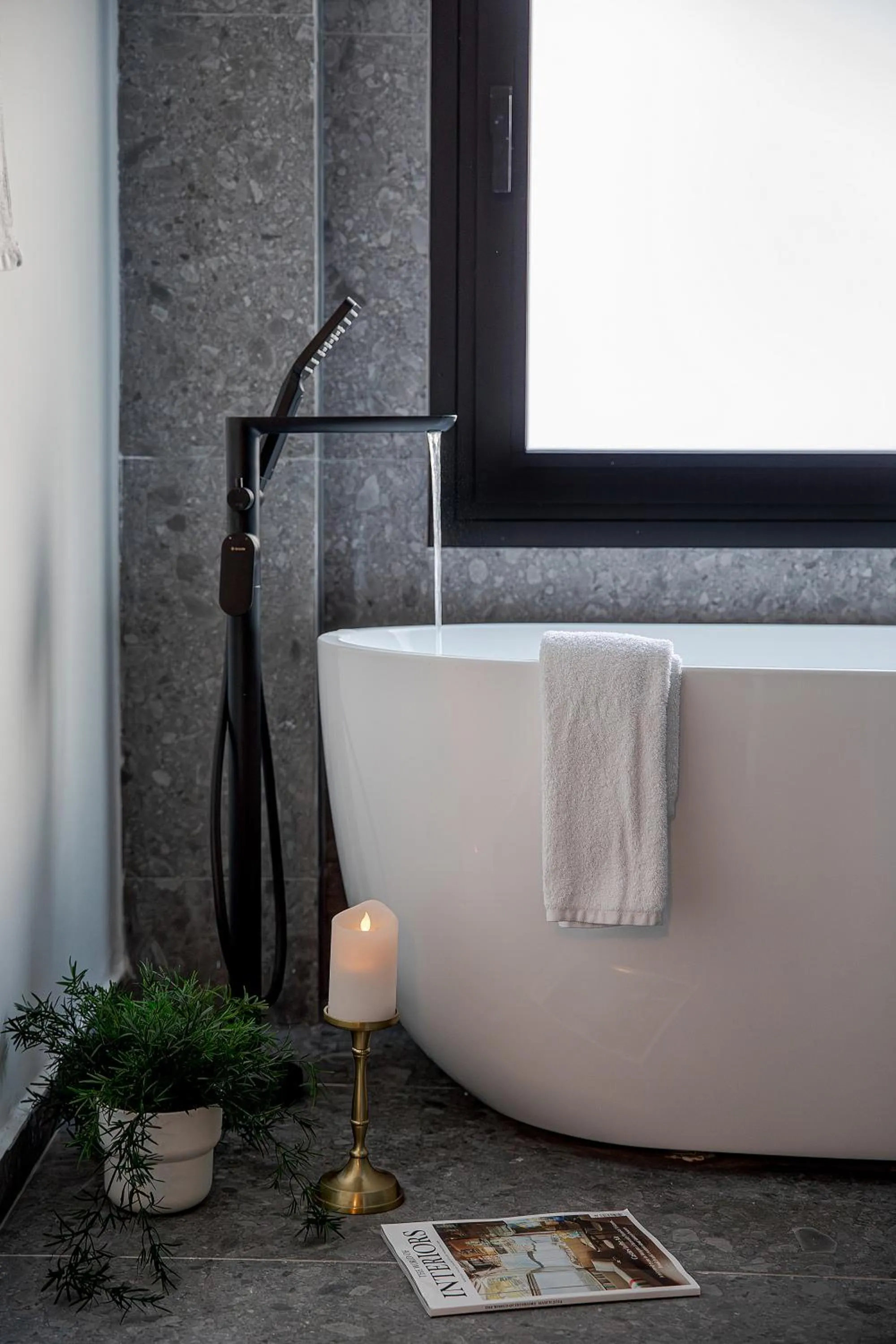 Bathroom in Bonnie Athens by Nin&Bau