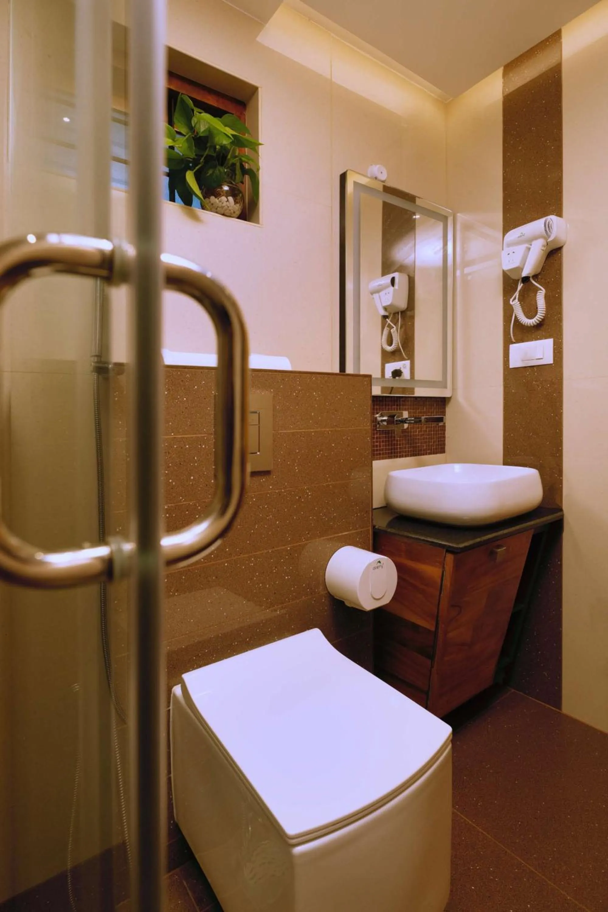 Toilet in Casa Bella, Thekkady