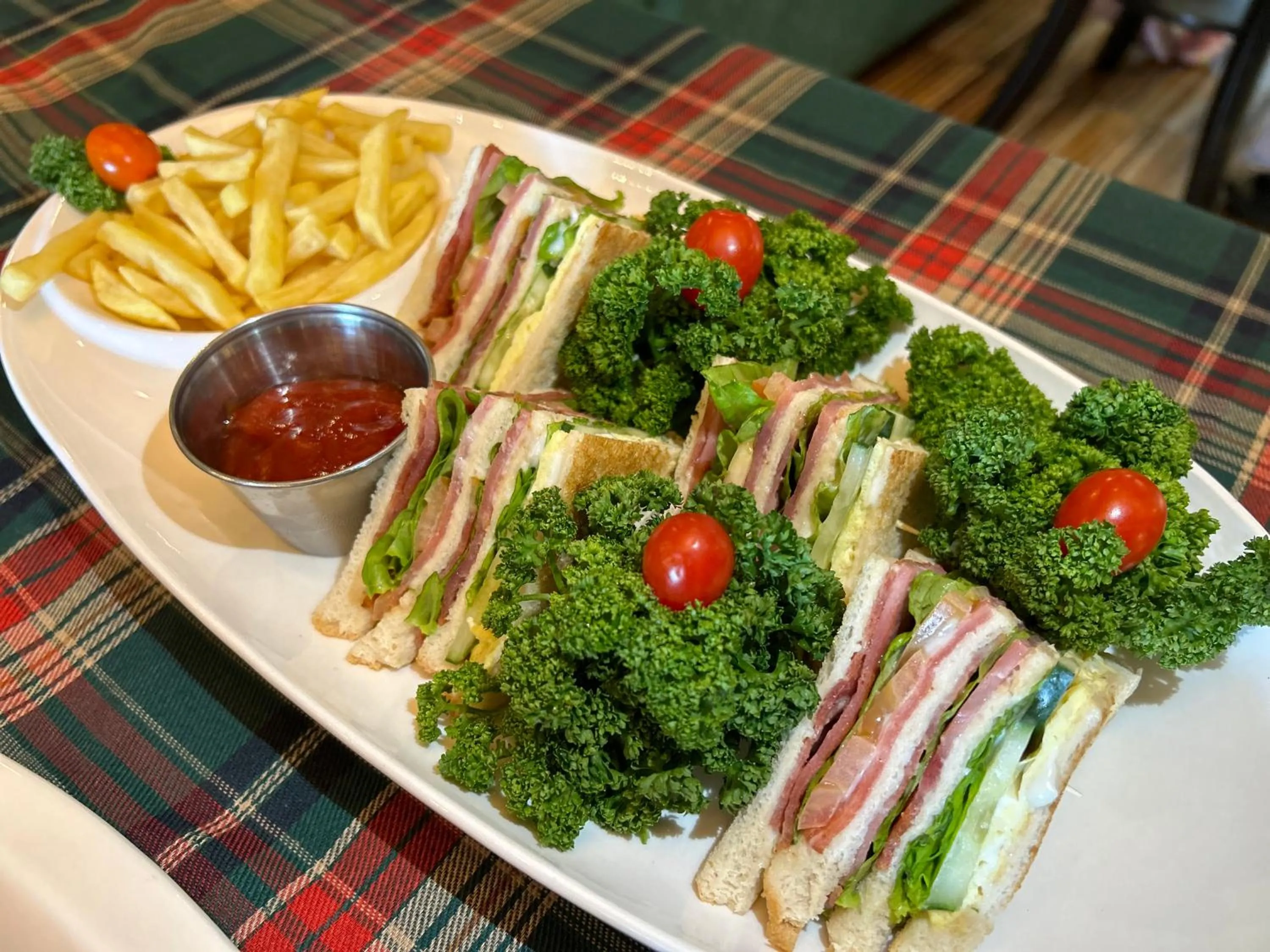 Food in Clark CU Hotel