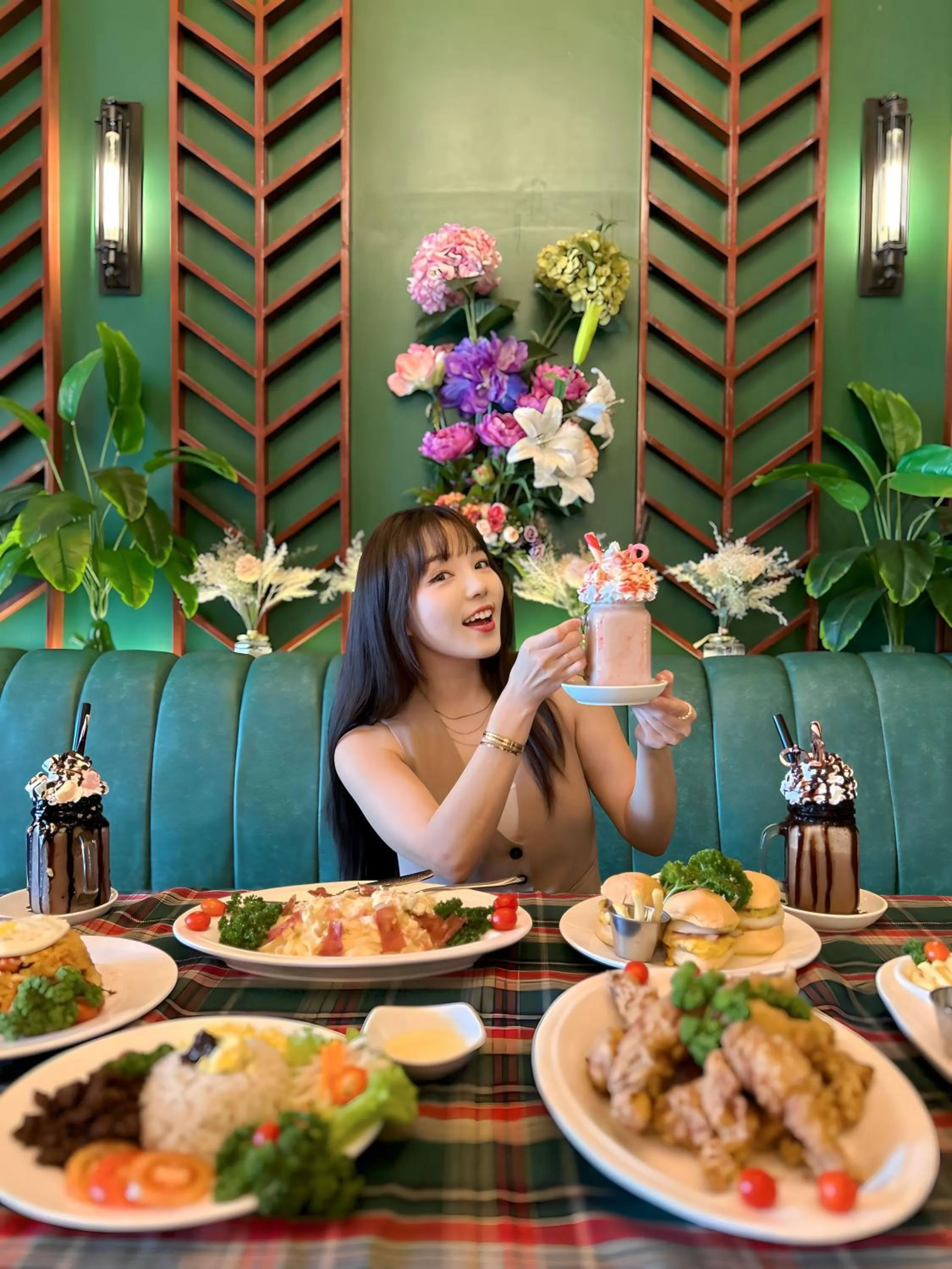 Food and drinks in Clark CU Hotel