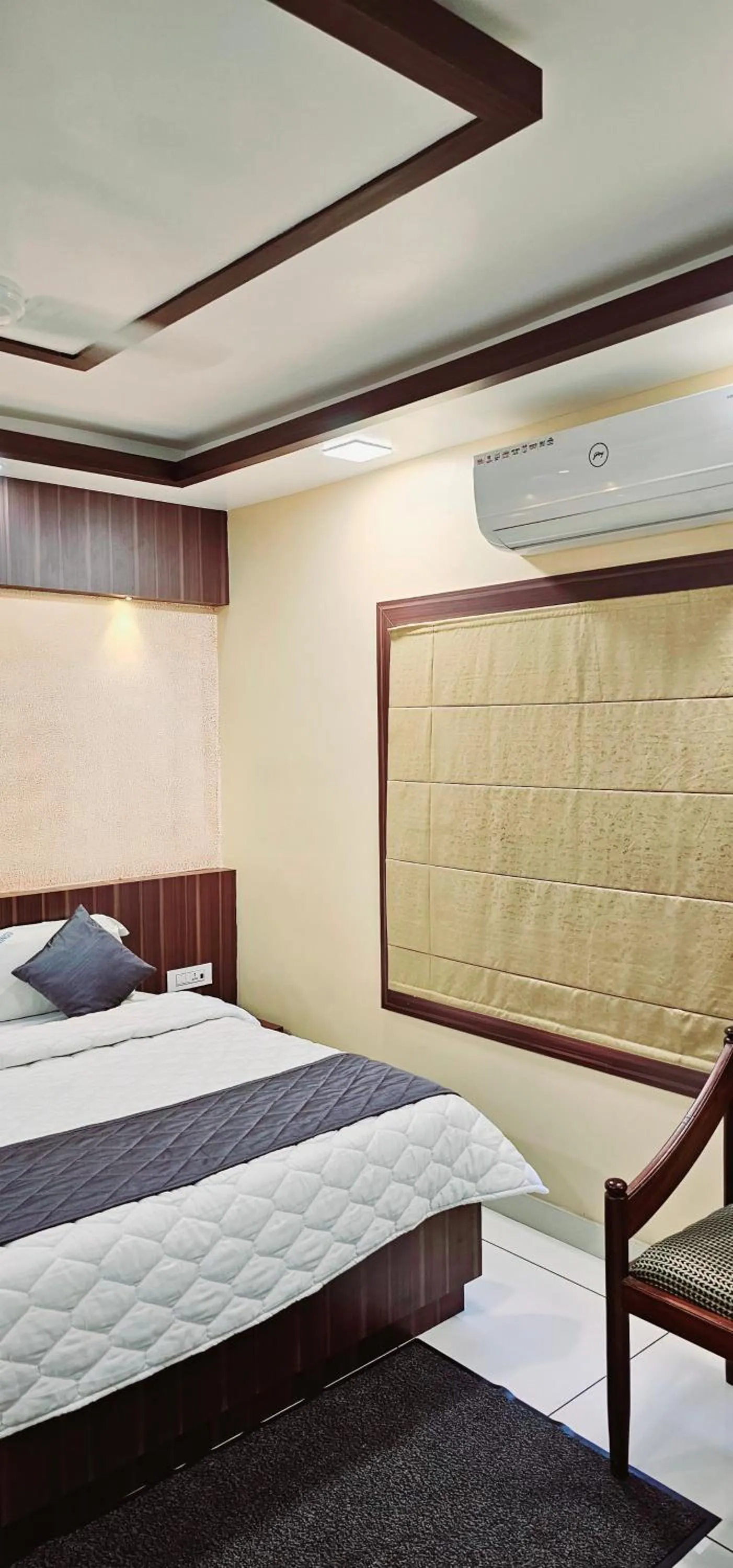 Bed in Hotel Royal Wings